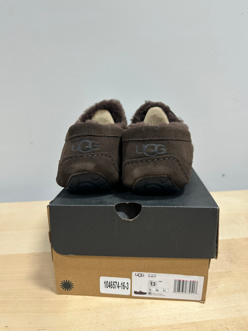 UGG Men's Ascot Slippers sz 13