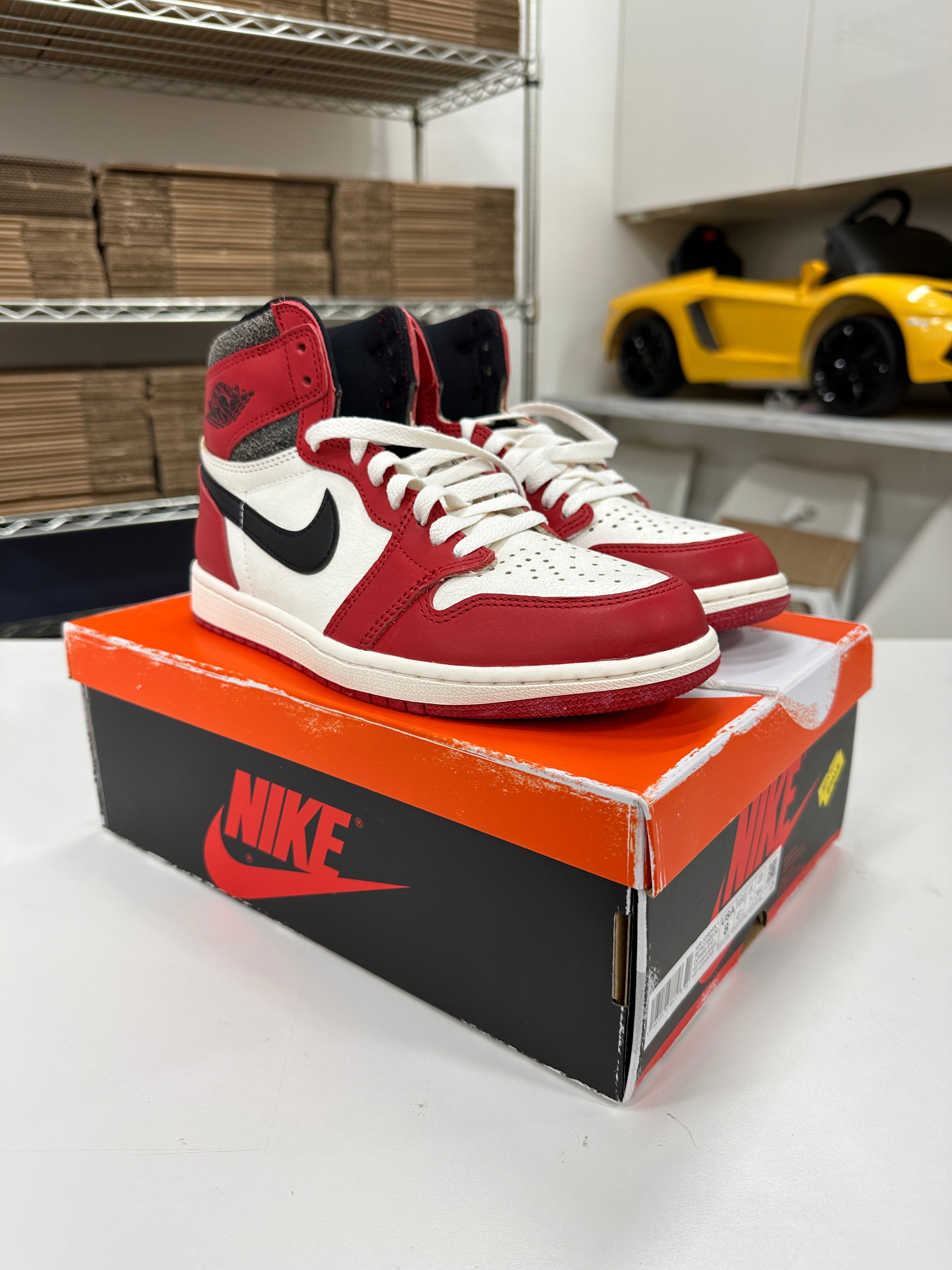 Jordan 1 Chicago Lost and Found Sz 8