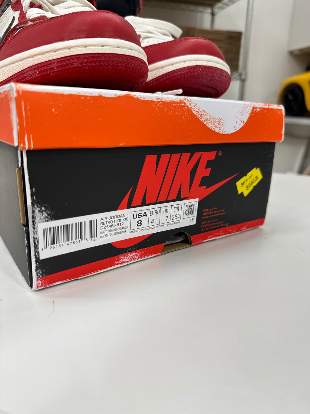 Jordan 1 Chicago Lost and Found Sz 8