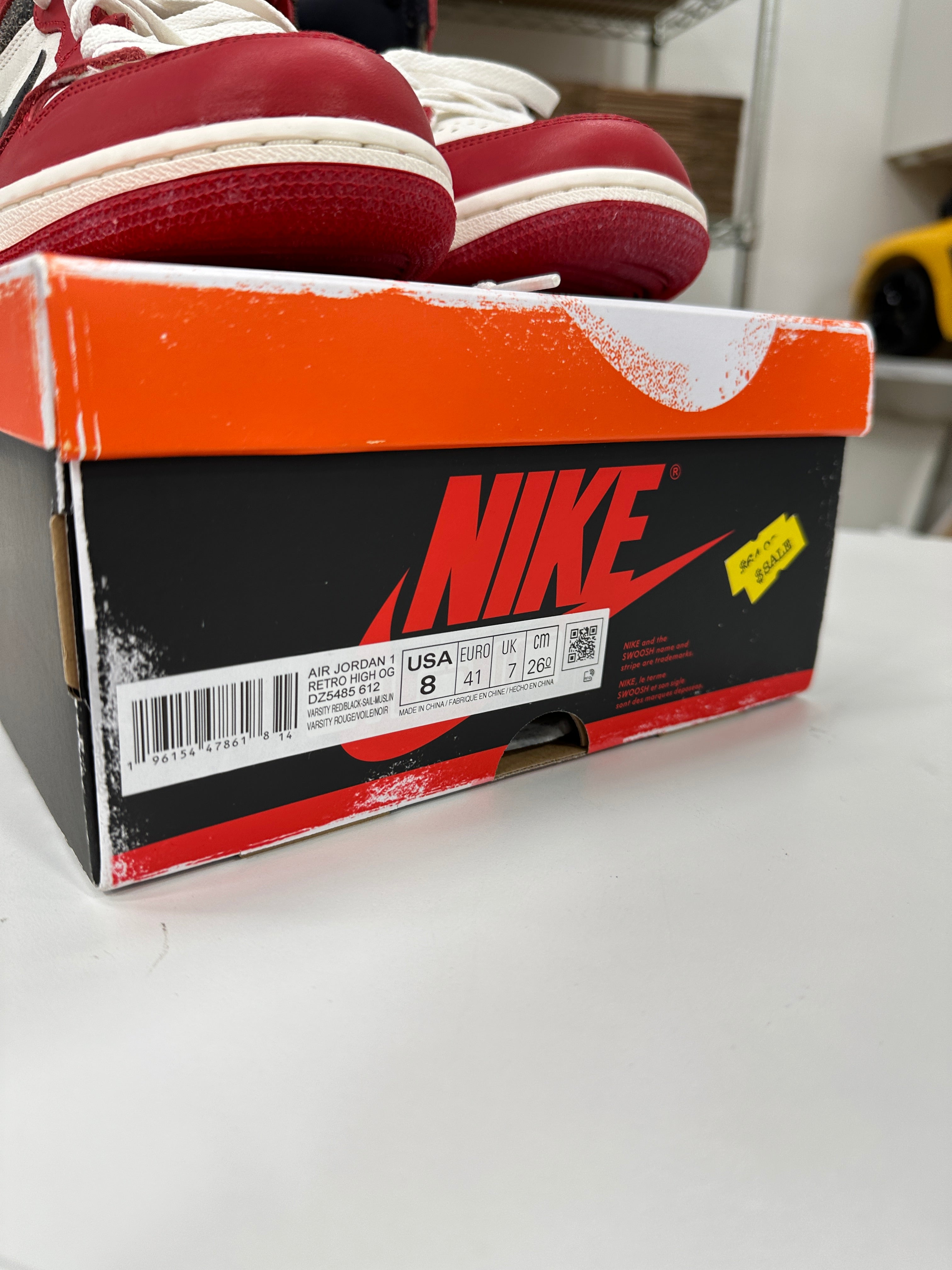 Jordan 1 Chicago Lost and Found Sz 8