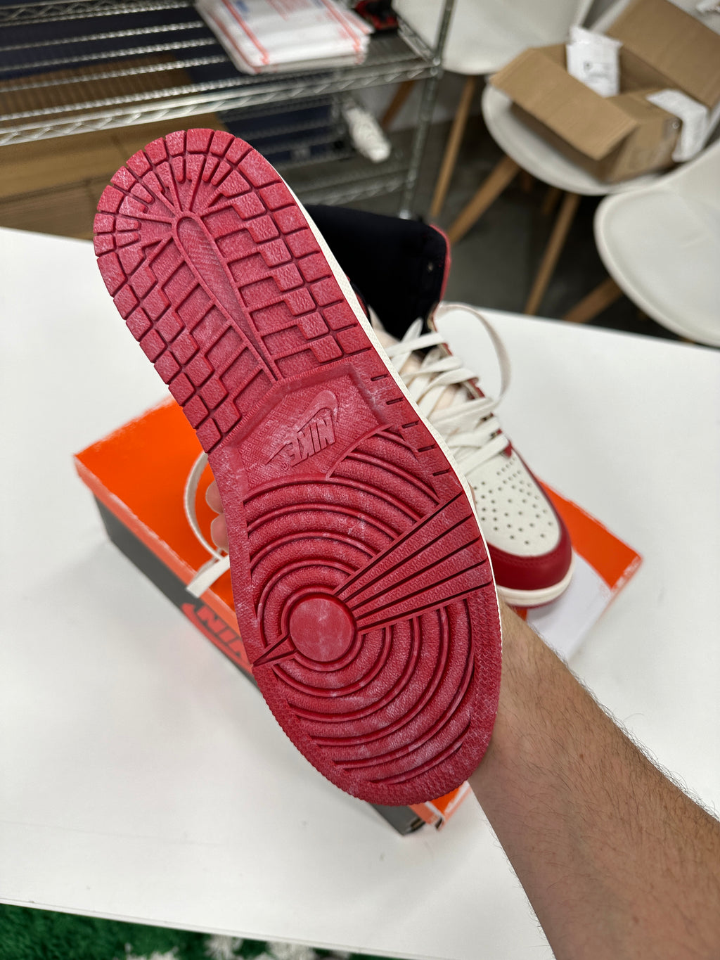 Jordan 1 Chicago Lost and Found Sz 8