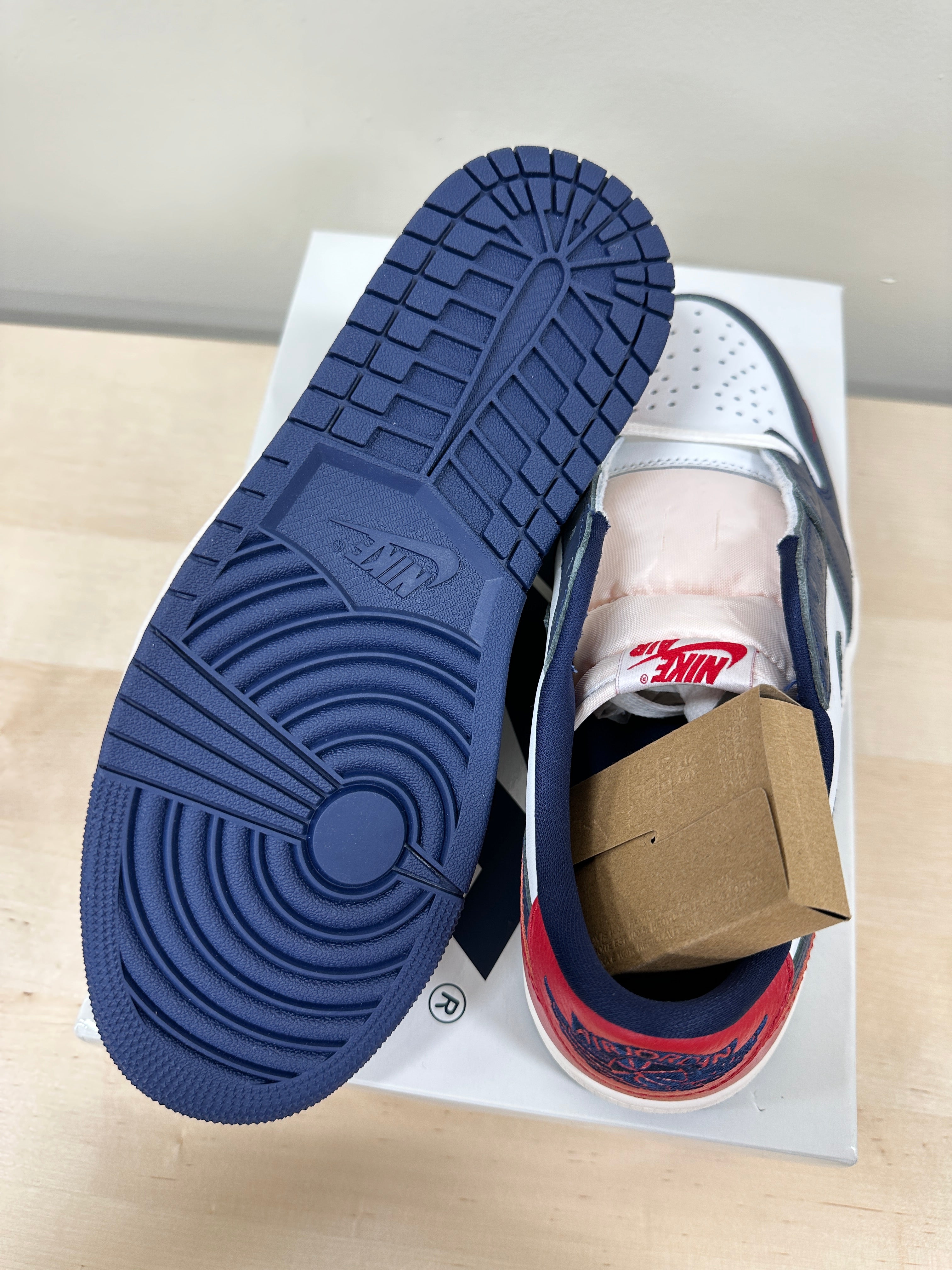 Jordan 1 Retro Low OG Howard University Sz 9.5