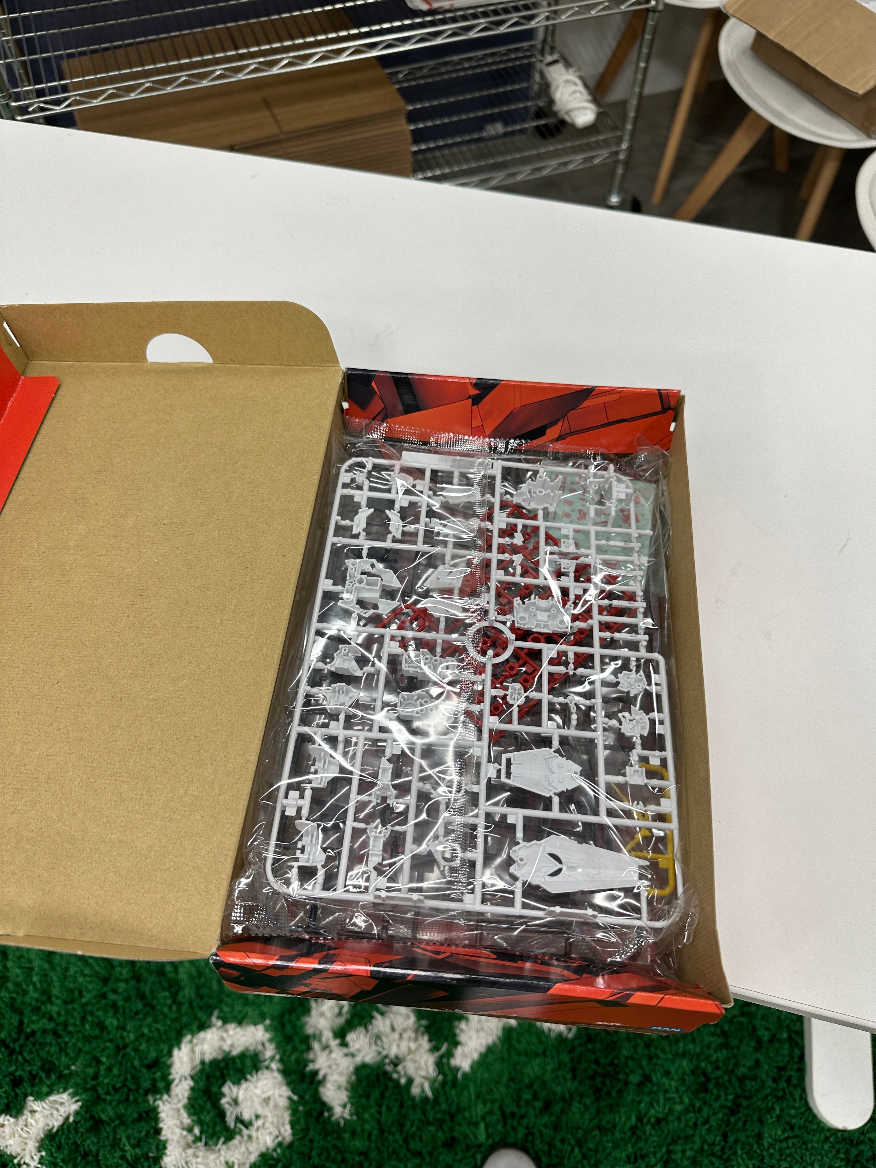 Bandai Gundam x Nike SB Unicorn Red box