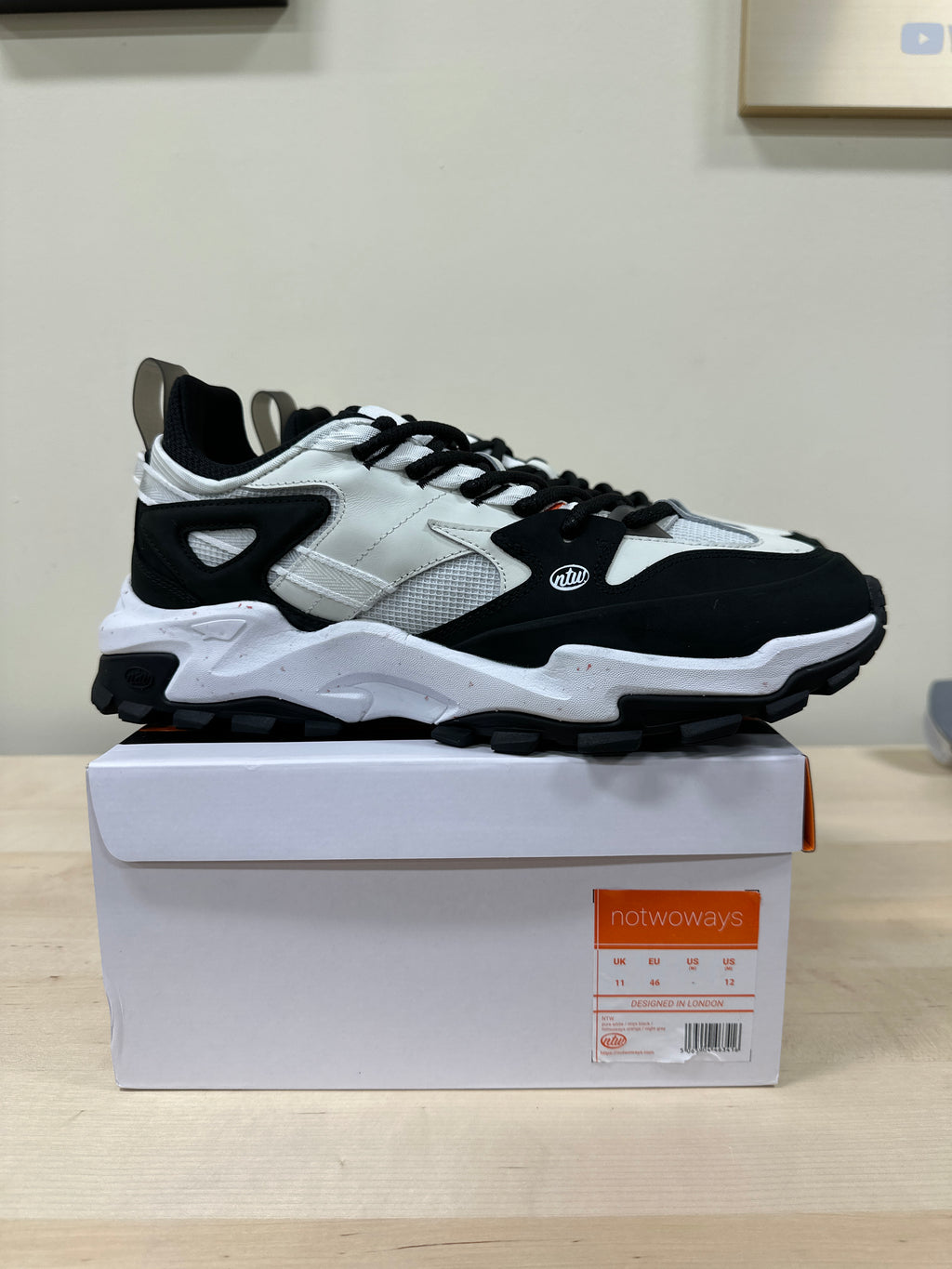 NoTwoWays M1 Black.White Sz 12 US (11UK)