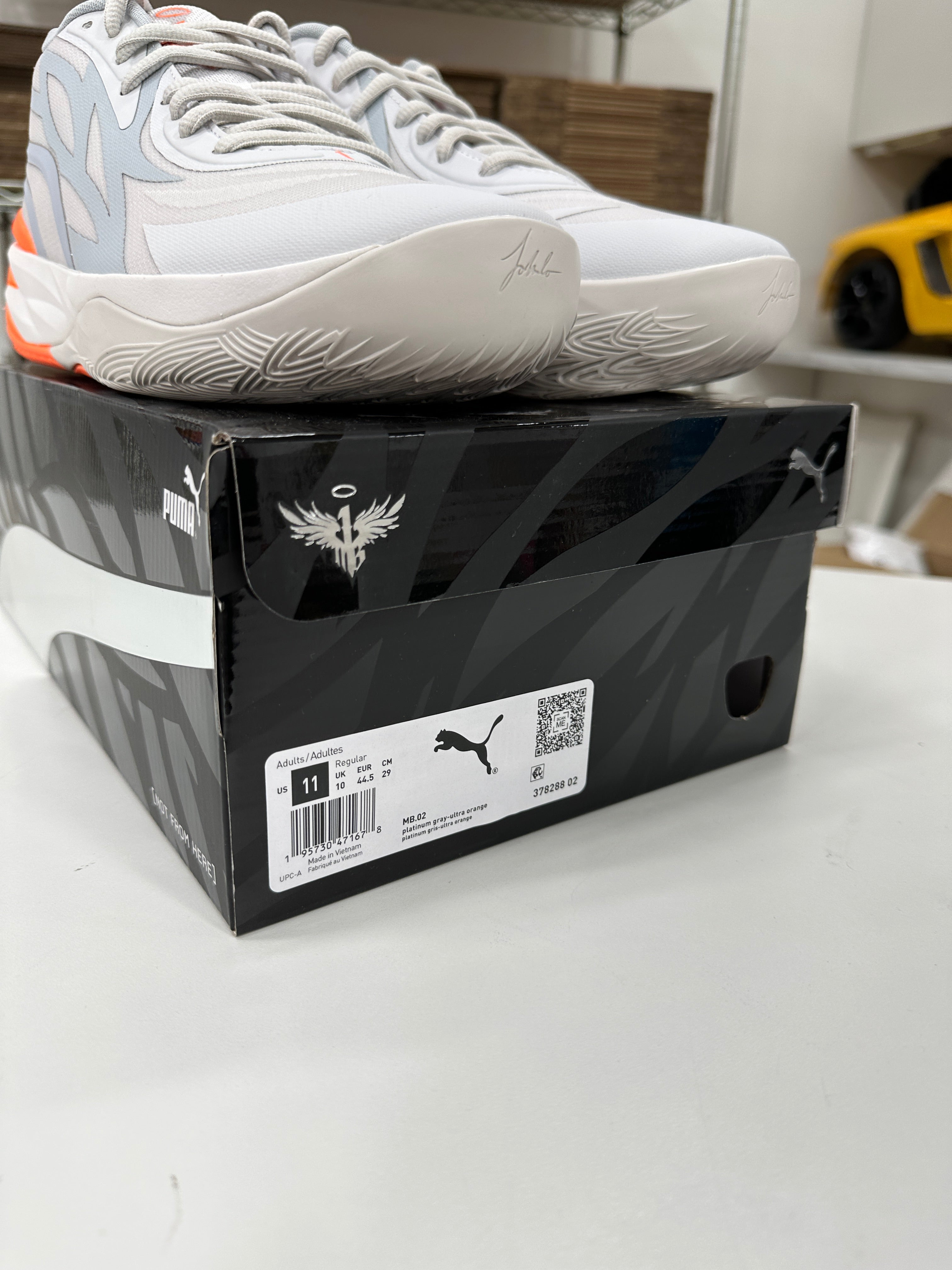 Puma LaMelo Ball MB.02 Gorangé sz 11