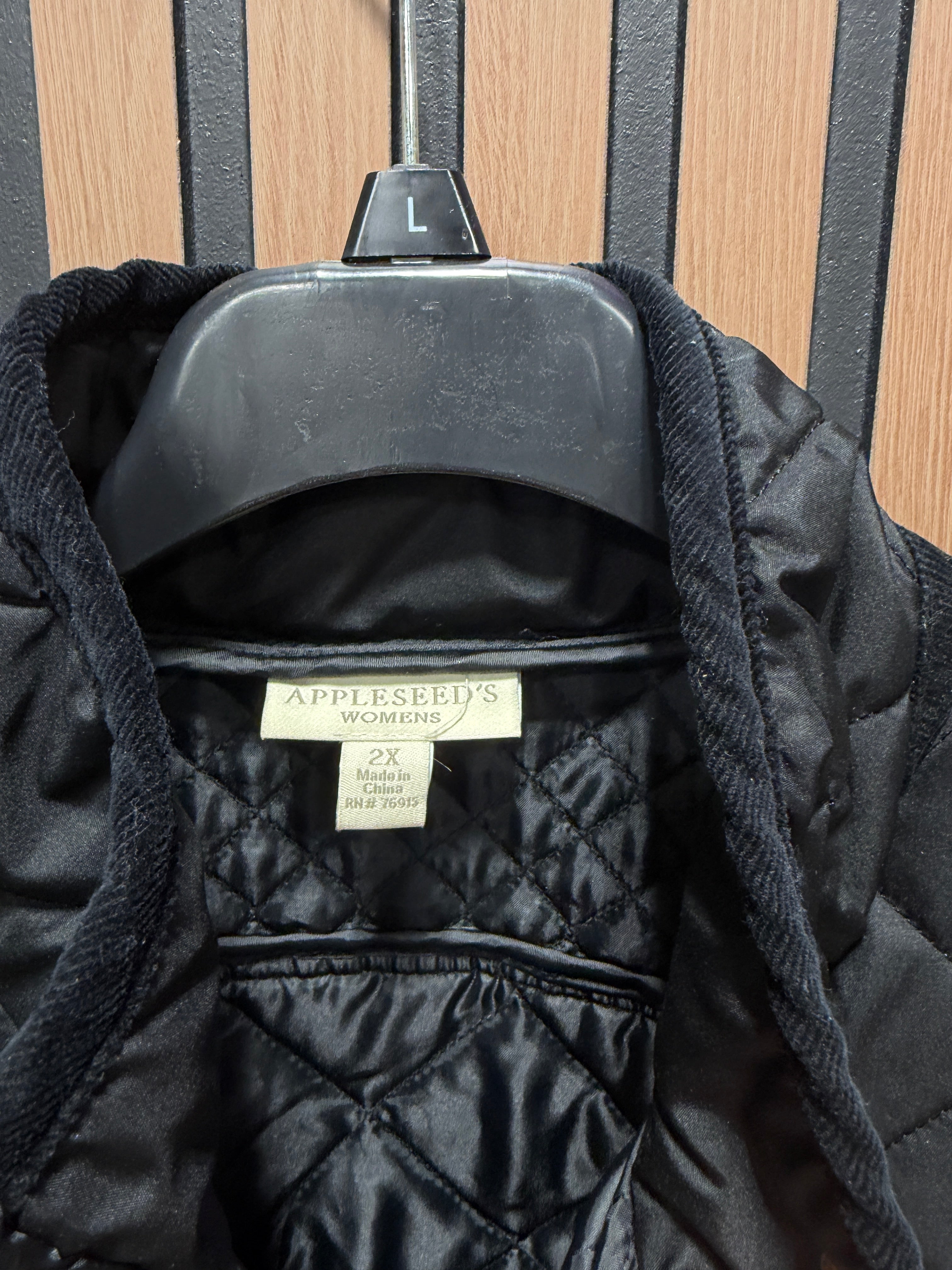 Appleseed's Women's Berkshire Quilted Jacket sz 2XL With Tablots Broach