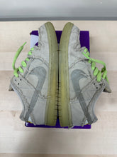 Load image into Gallery viewer, Nike SB Dunk Low Mummy Sz 5.5M (7W)
