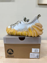 Load image into Gallery viewer, Crocs Pollex Juniper by Salehe Bembury Tahini Sz 11
