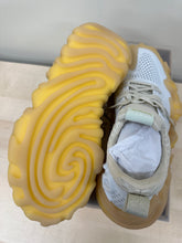 Load image into Gallery viewer, Crocs Pollex Juniper by Salehe Bembury Tahini Sz 11
