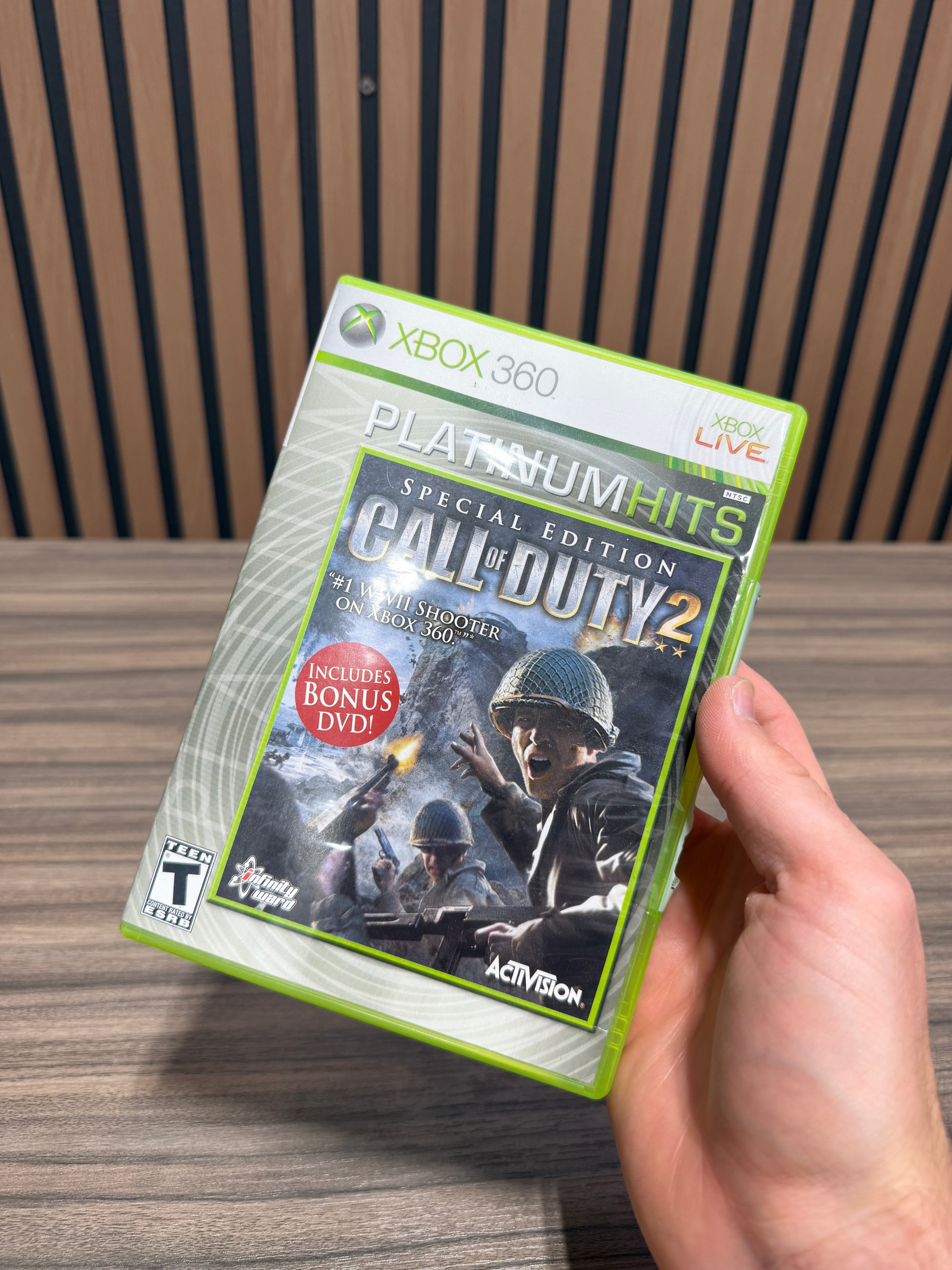 Call of Duty 2 -- Special Edition (Platinum Hits) (Xbox 360, 2007)