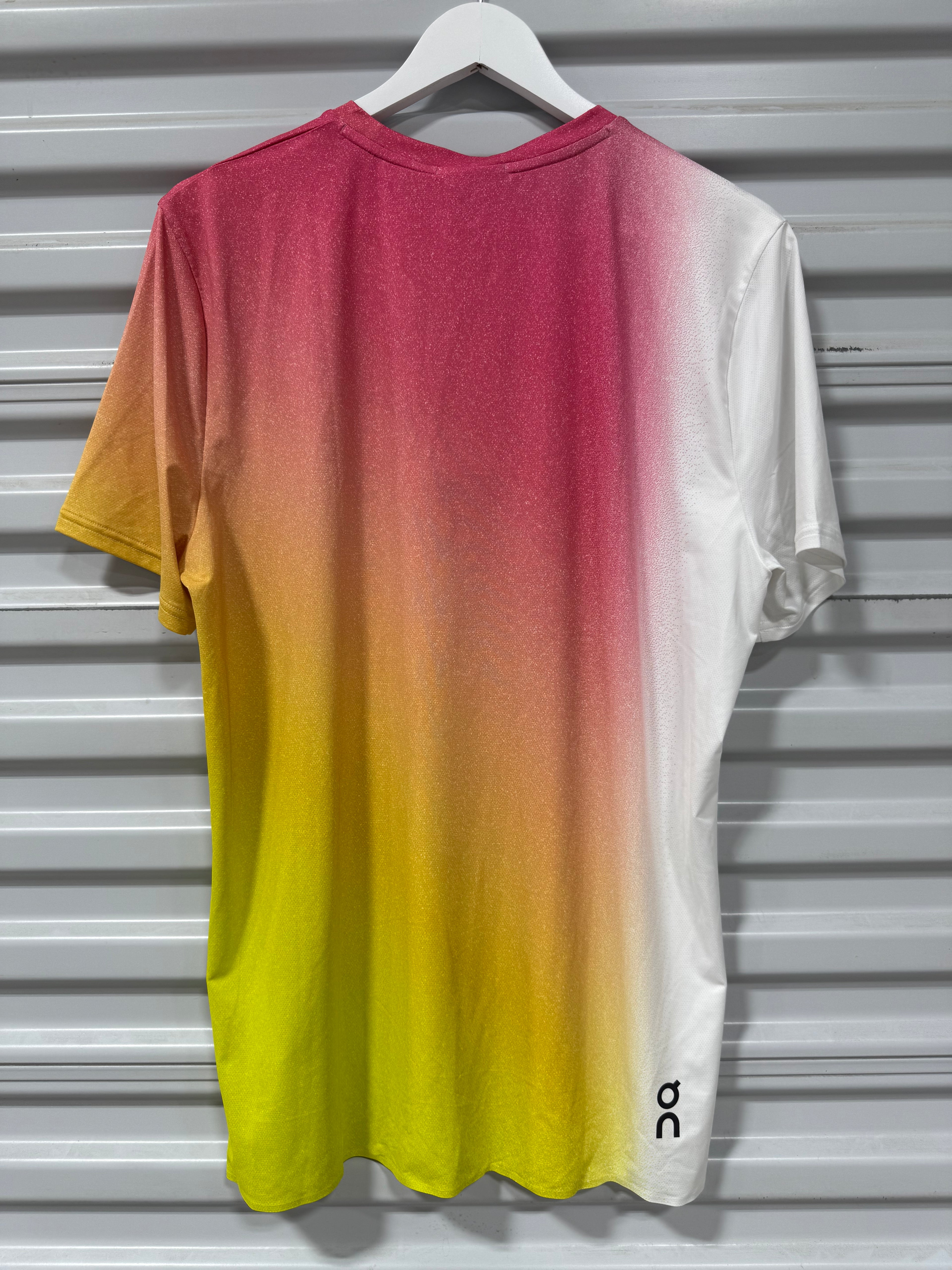 On Cloud T-Shirt Multi Color Sz M