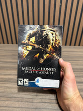 Load image into Gallery viewer, MEDAL OF HONOR-PACIFIC ASSAULT PC DVD-ROM COMPLETE
