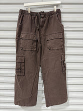 Load image into Gallery viewer, TMLSSFRVR Parachute Cargo Pants Sz M
