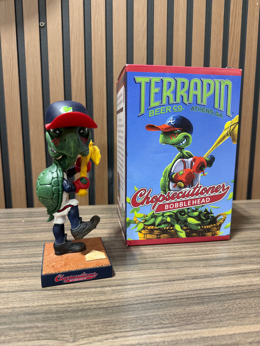 TERRAPIN BEER CHOPSECUTIONER BOBBLEHEAD ATLANTA BRAVES MLB RARE HTF - EXCELLENT!