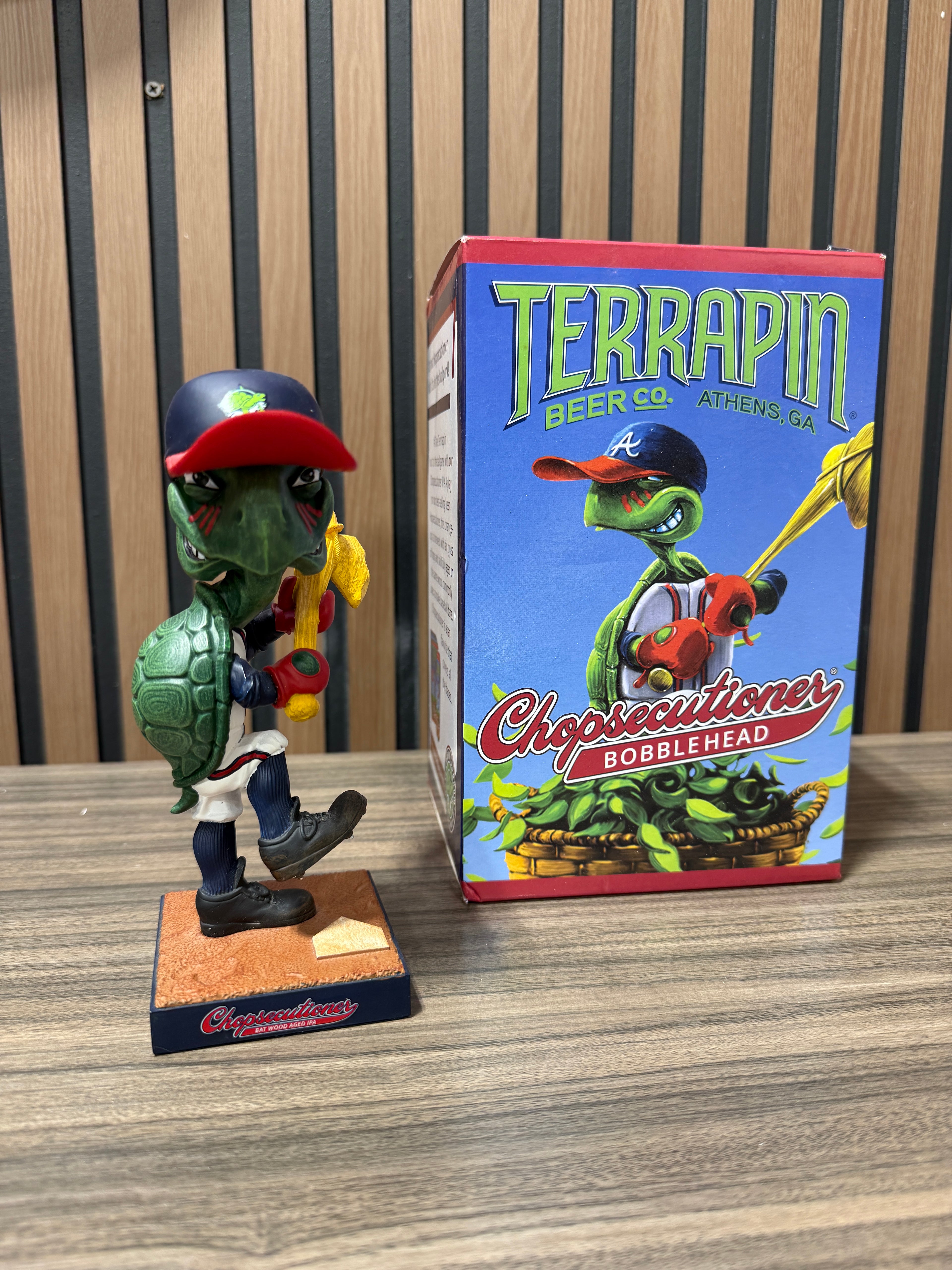 TERRAPIN BEER CHOPSECUTIONER BOBBLEHEAD ATLANTA BRAVES MLB RARE HTF - EXCELLENT!