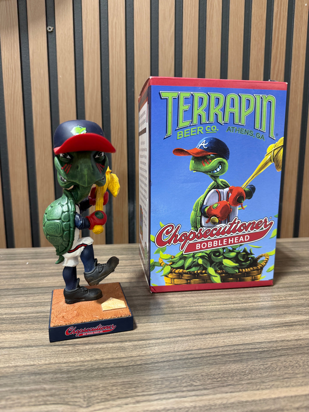TERRAPIN BEER CHOPSECUTIONER BOBBLEHEAD ATLANTA BRAVES MLB RARE HTF - EXCELLENT!
