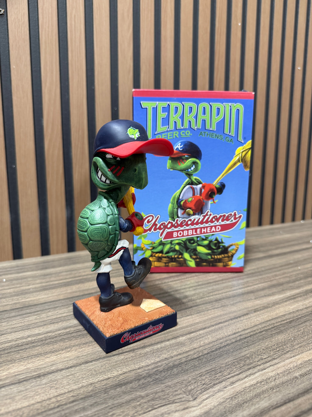 TERRAPIN BEER CHOPSECUTIONER BOBBLEHEAD ATLANTA BRAVES MLB RARE HTF - EXCELLENT!