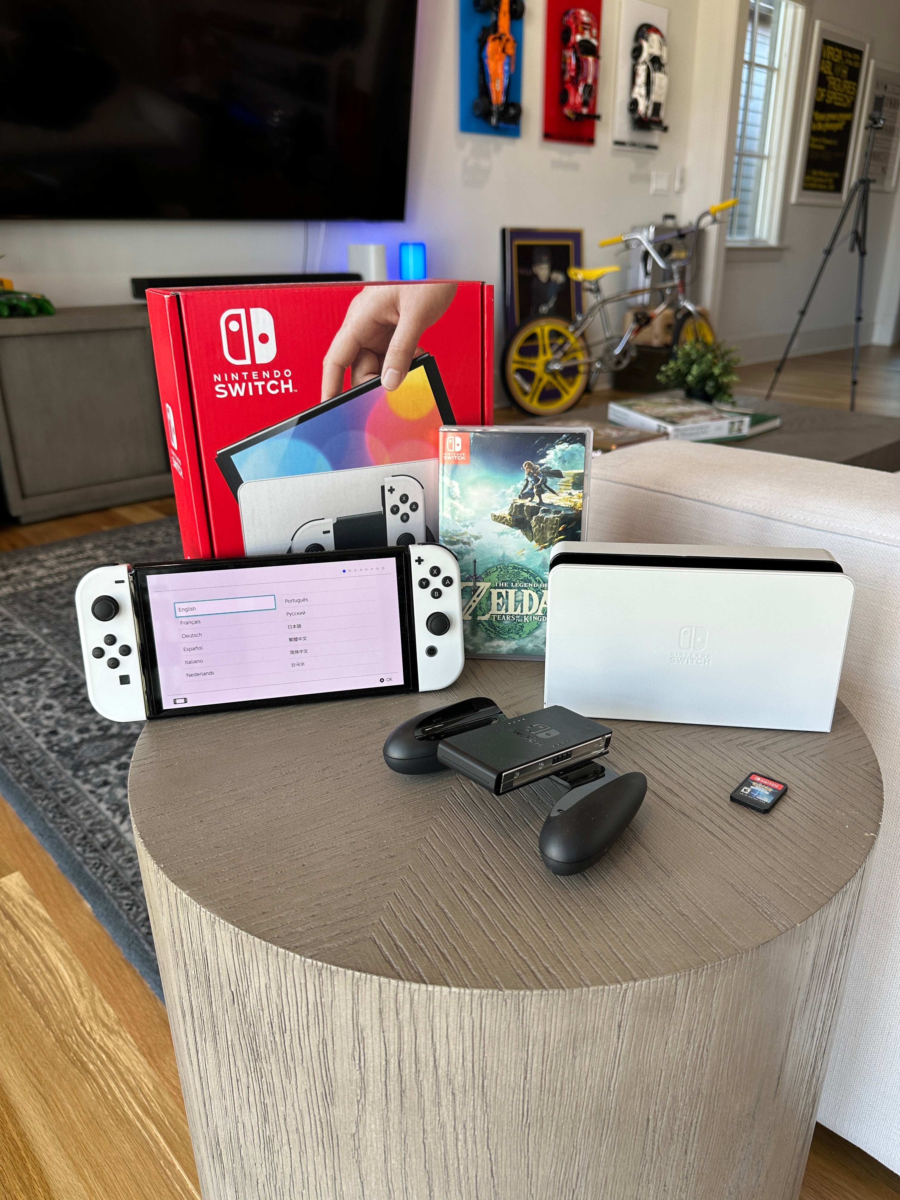 Nintendo Switch OLED + Zelda/Pokemon
