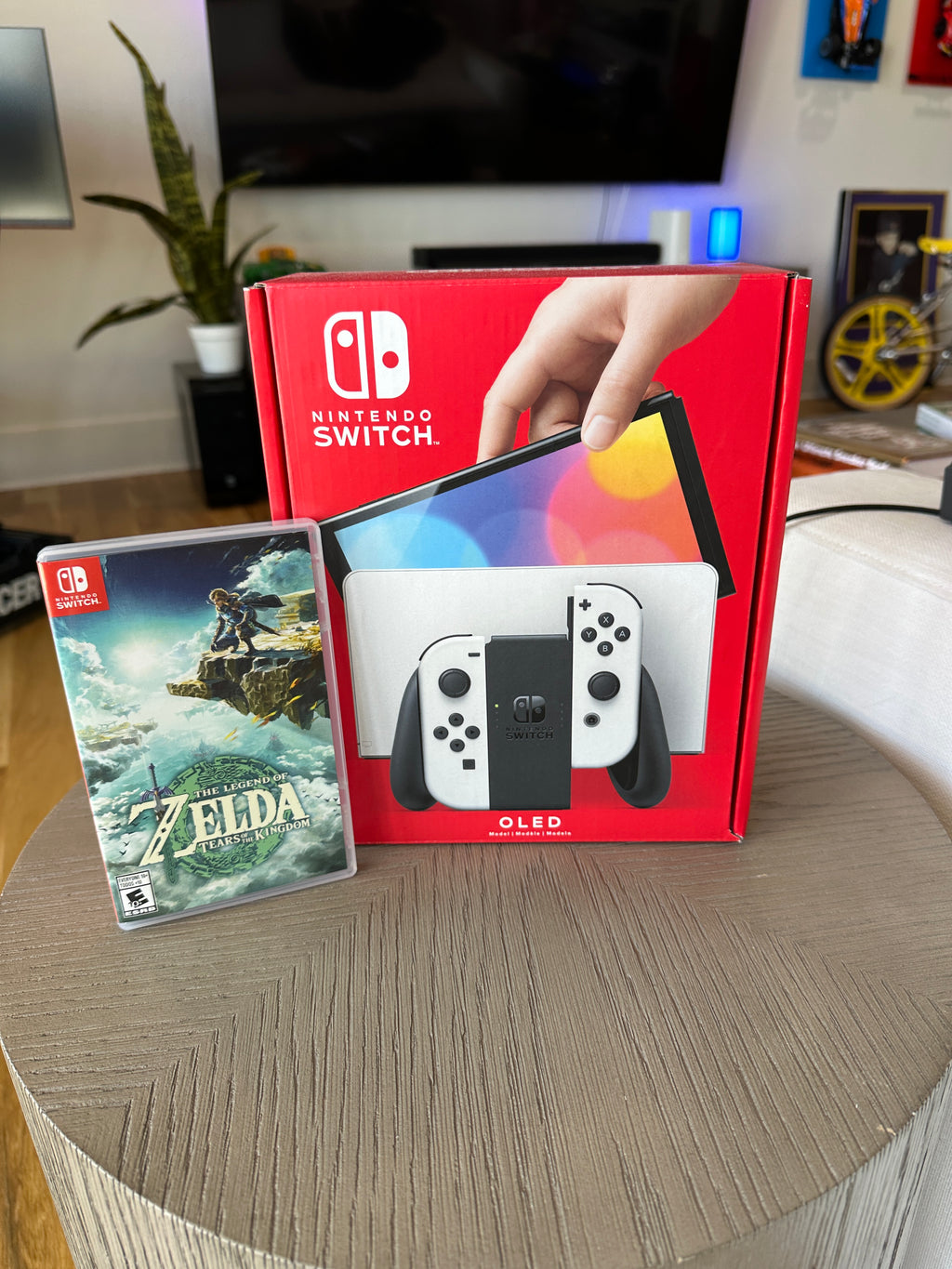 Nintendo Switch OLED + Zelda/Pokemon