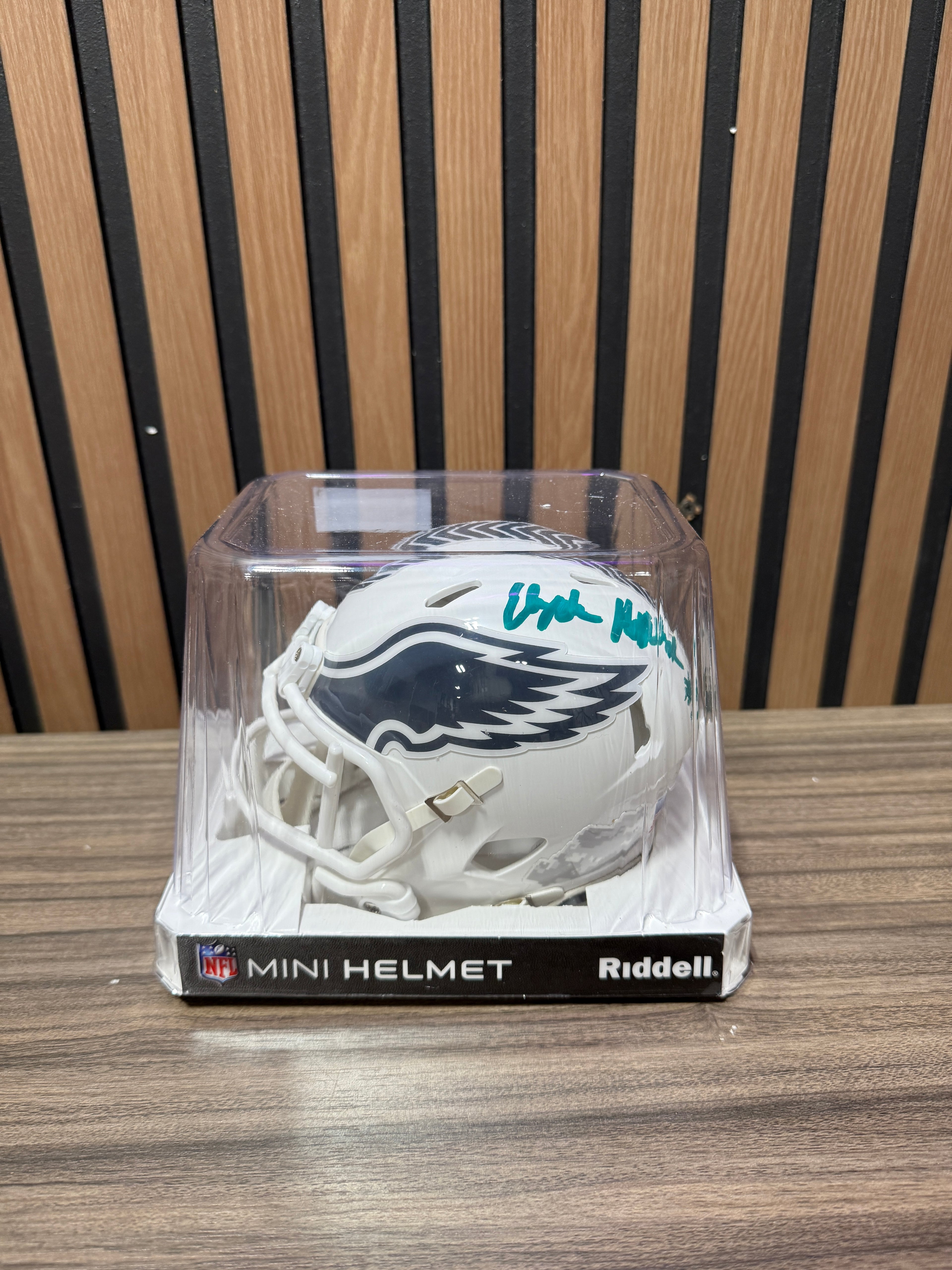 Philadelphia Eagles KEITH MARSHALL Signed Helmet