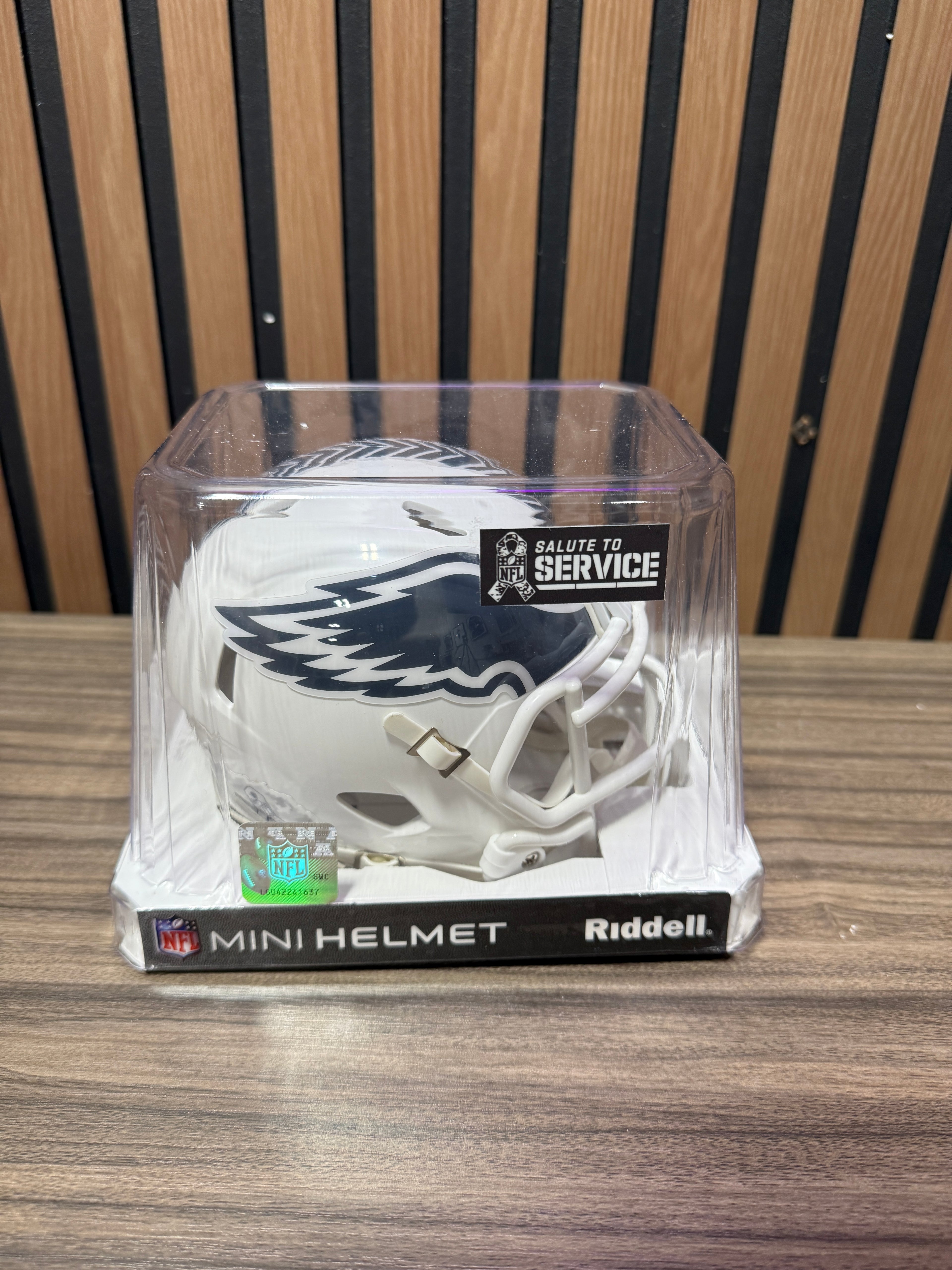 Philadelphia Eagles KEITH MARSHALL Signed Helmet