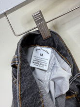 Load image into Gallery viewer, 545 Denim Shorts black Sz M
