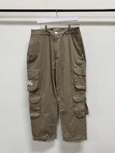 Load image into Gallery viewer, Clints pants Sz L
