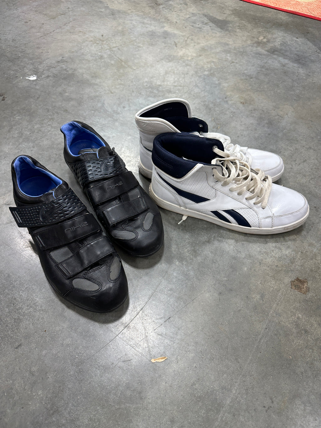 2 sneaker bundle Sz 10