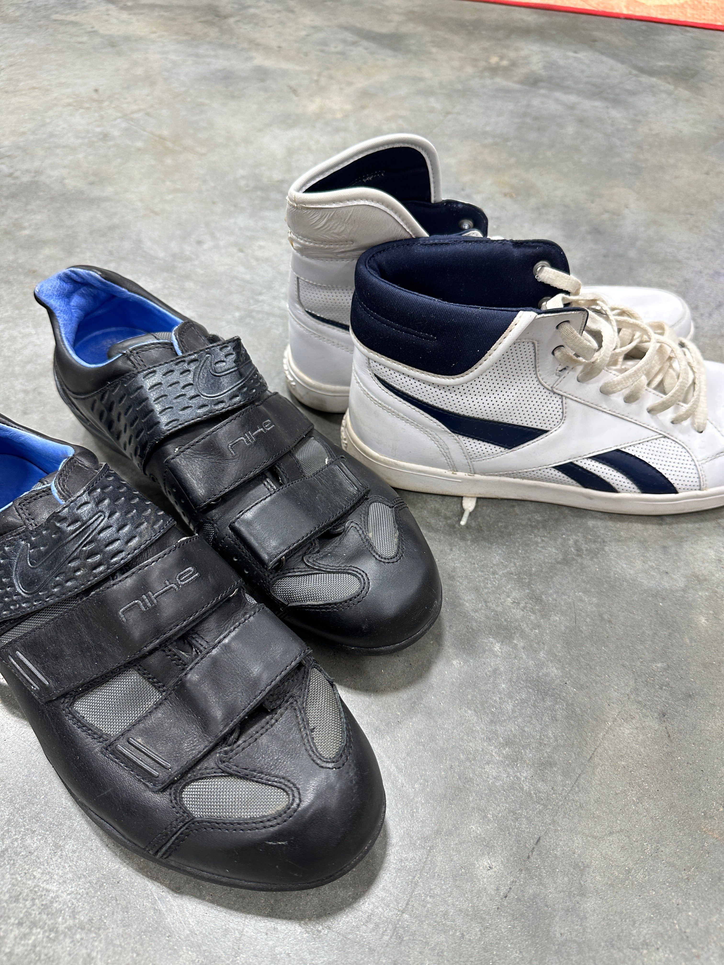 2 sneaker bundle Sz 10