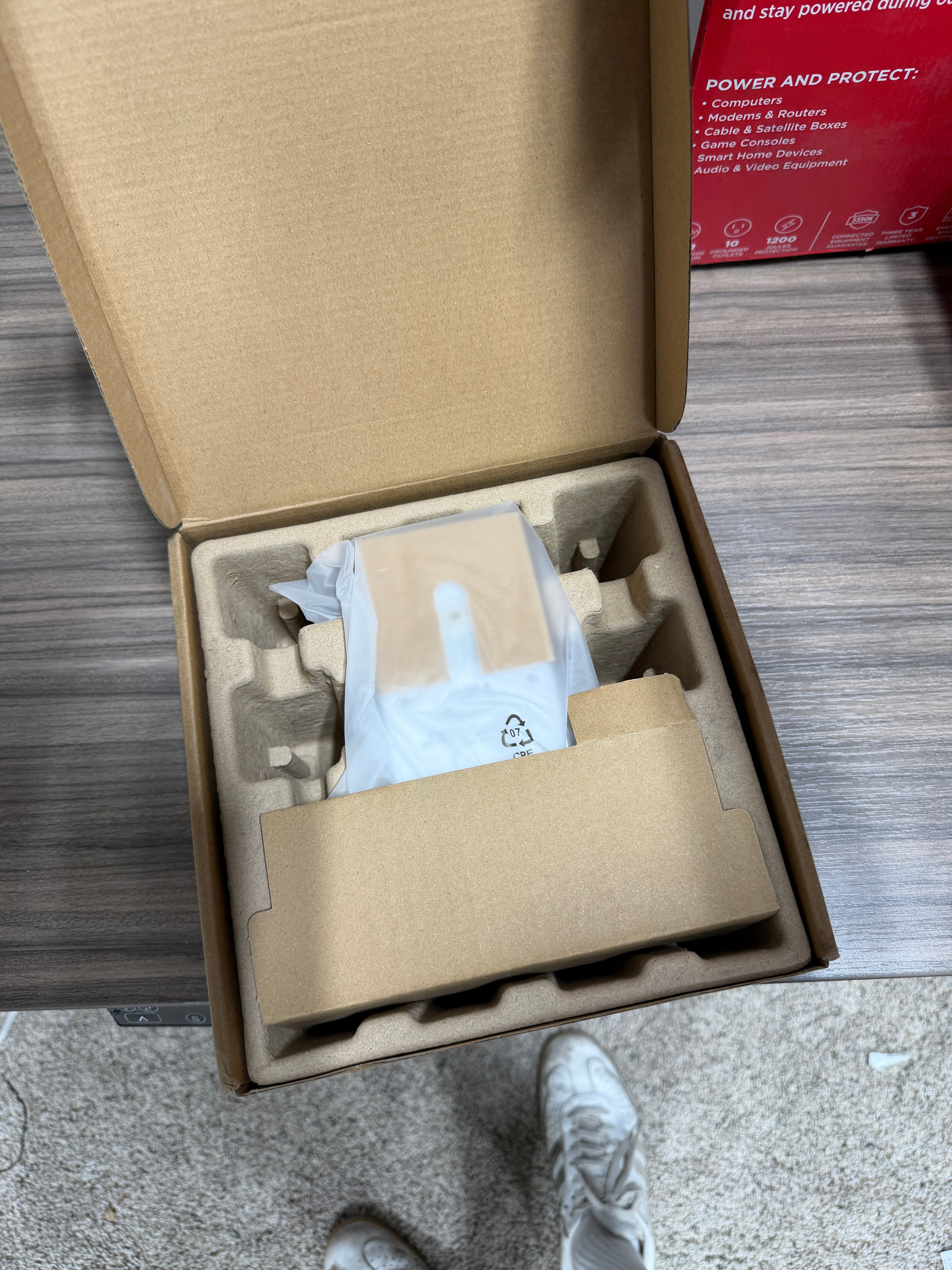 Vivint Spotlight Pro (VS-ODL100-WHT)