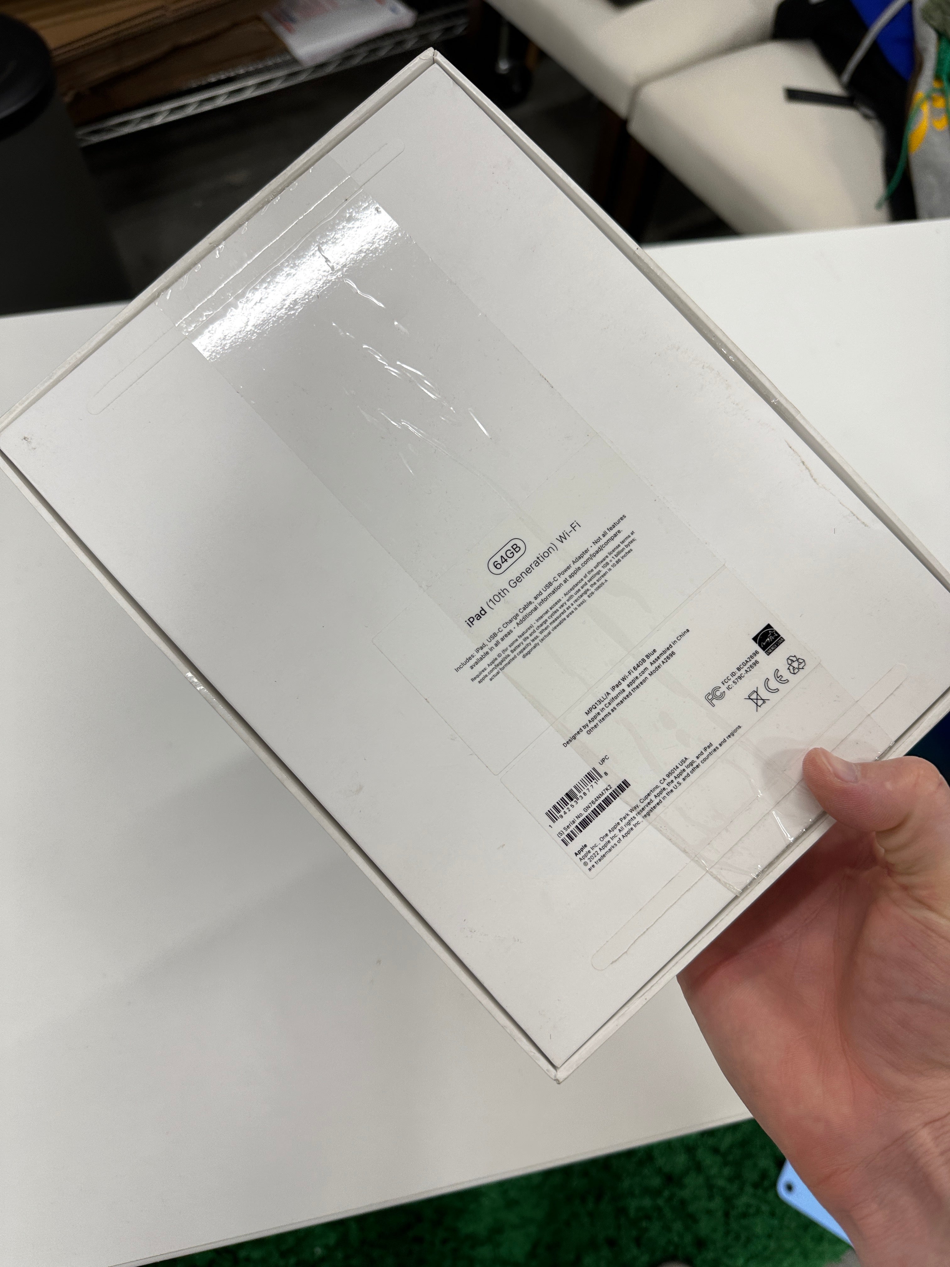 LOCKED iPad 10th Gen Wifi 64 GB NO RETURNS READ DESCRIPTION