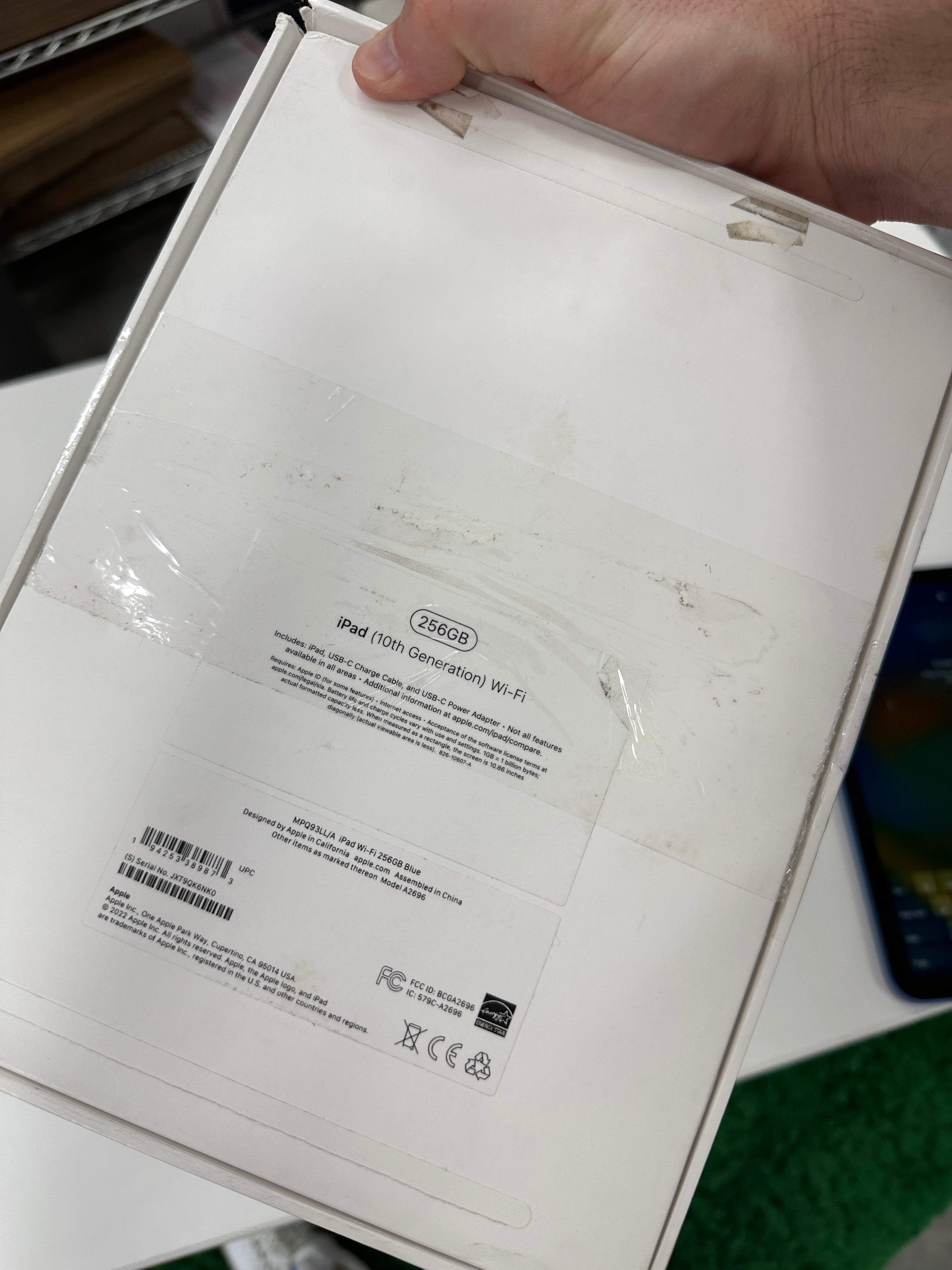 LOCKED iPad 10th Gen 256 GB NO RETURNS NO PASSCODE