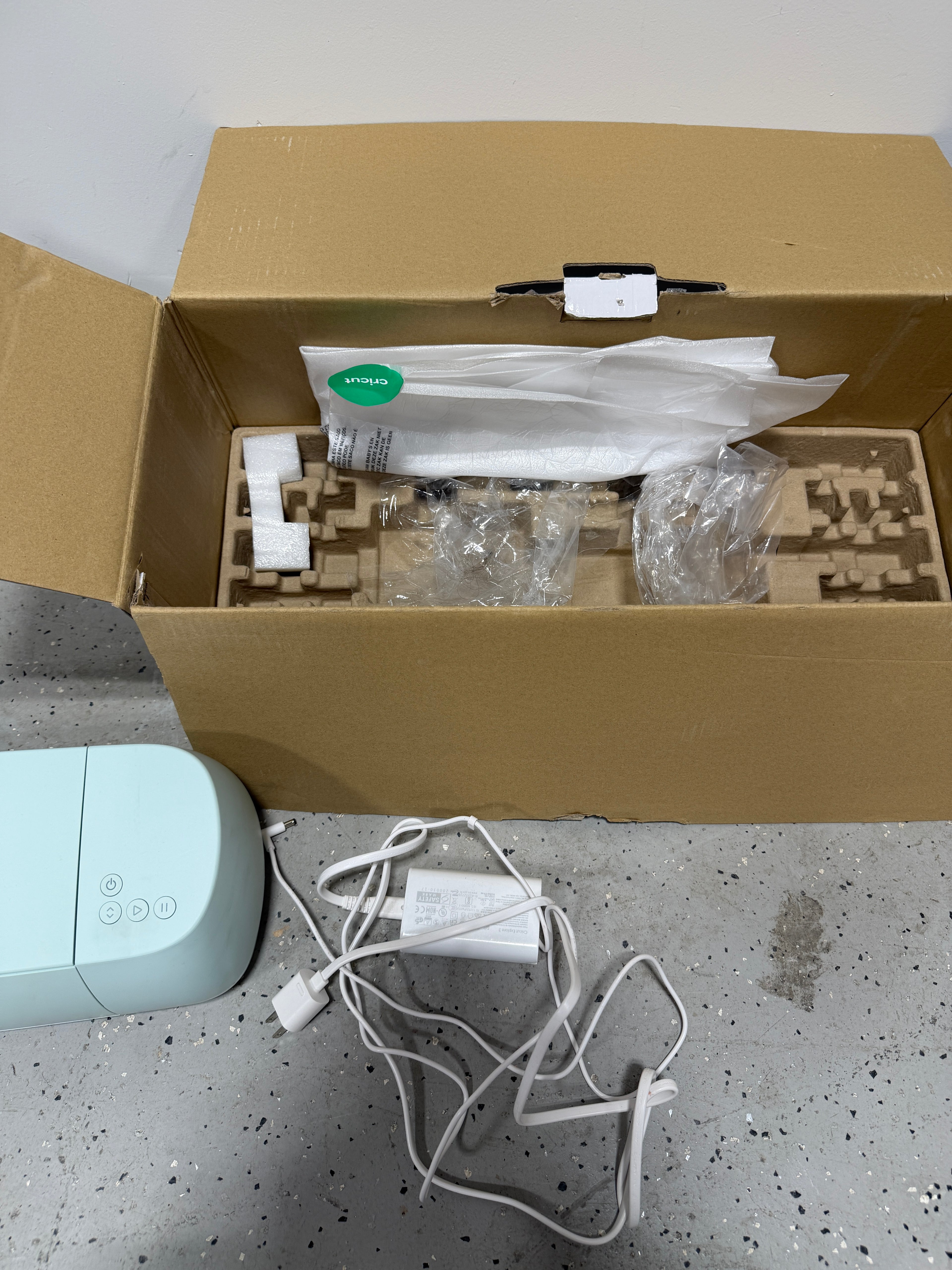 Cricut Explore 3 Die Cutting Machine for Crafts