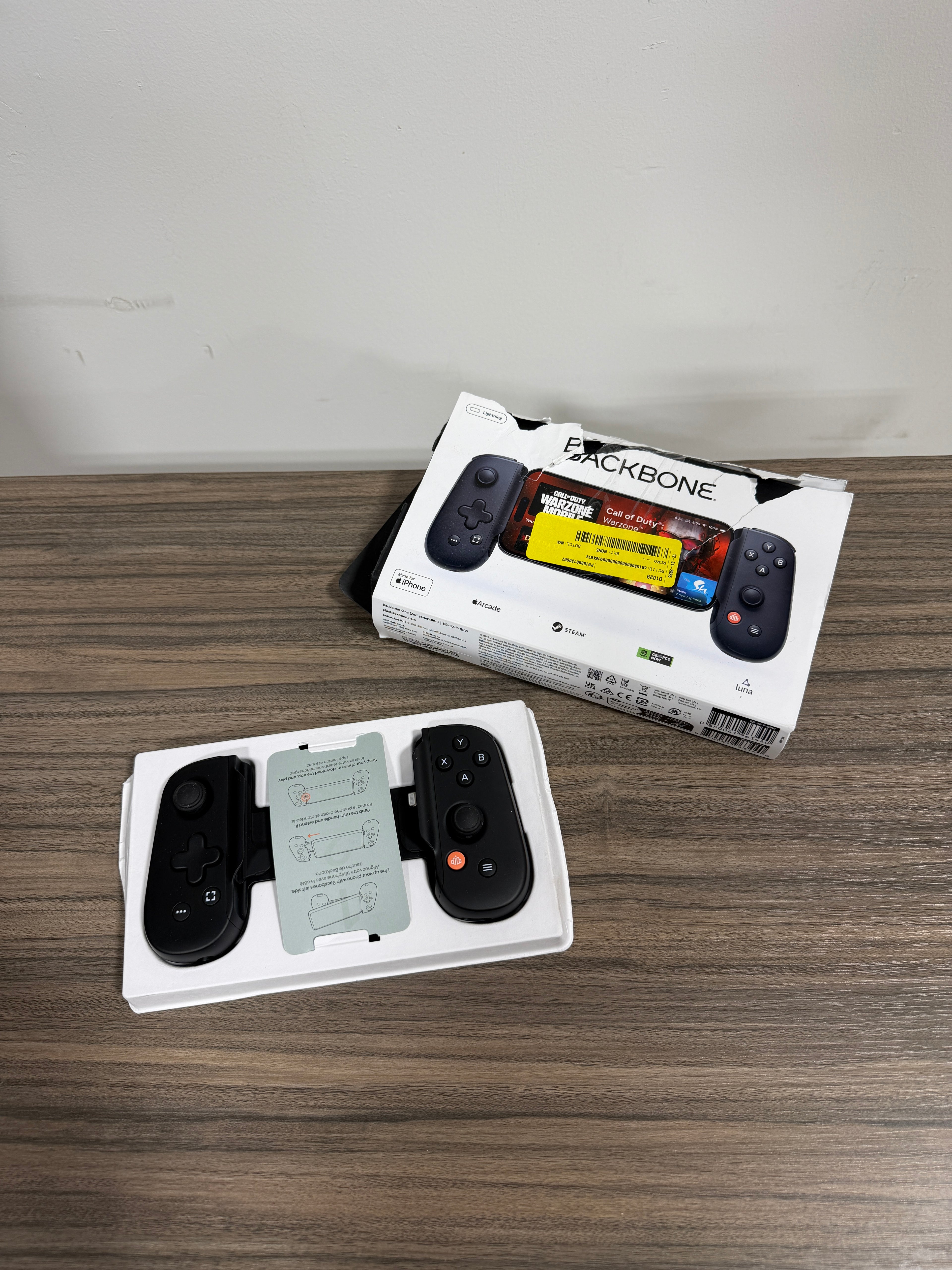 Backbone One Mobile Gaming Controller (Gen 1) - Lightning Connector - iPhone