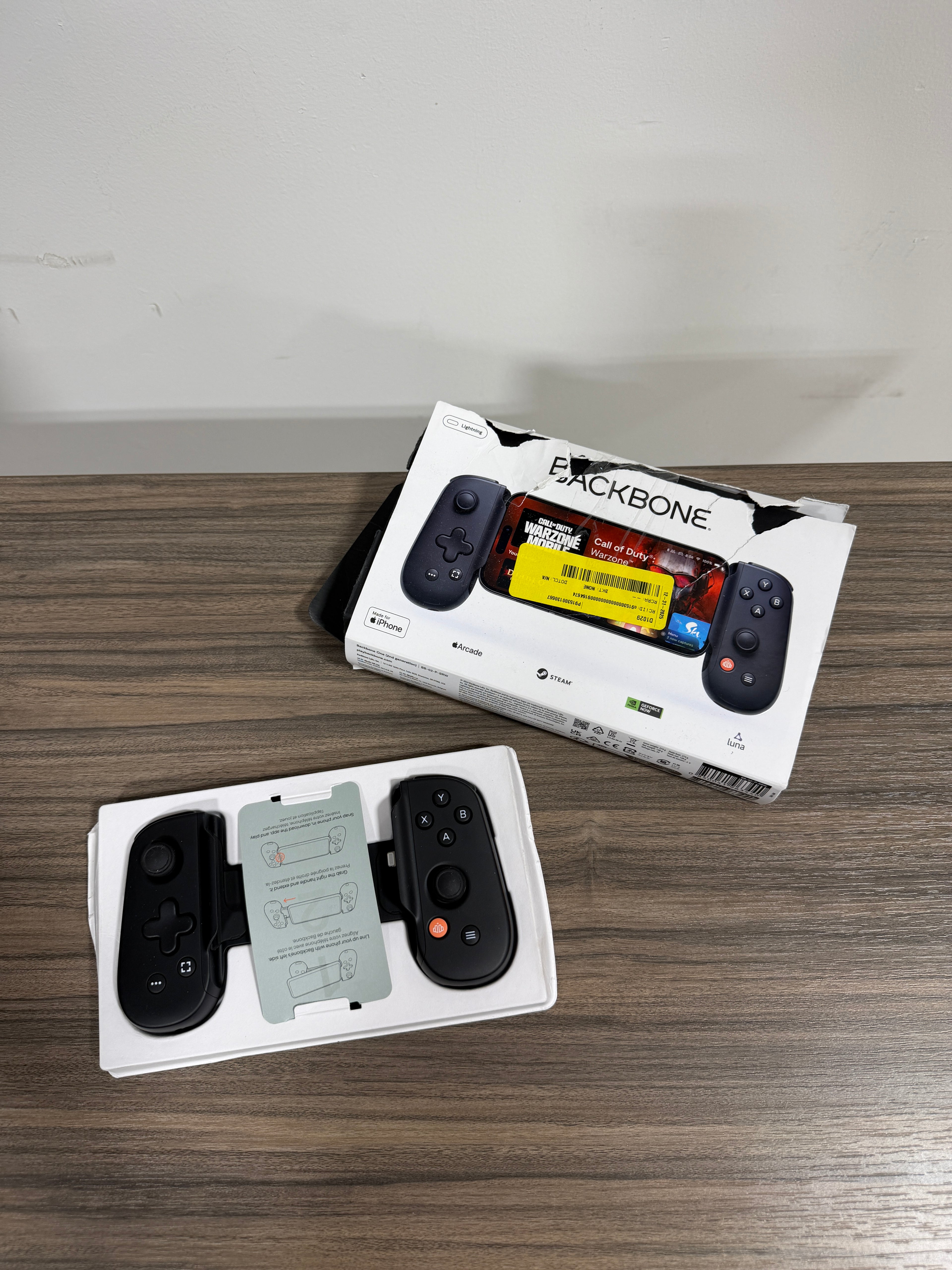 Backbone One Mobile Gaming Controller (Gen 1) - Lightning Connector - iPhone
