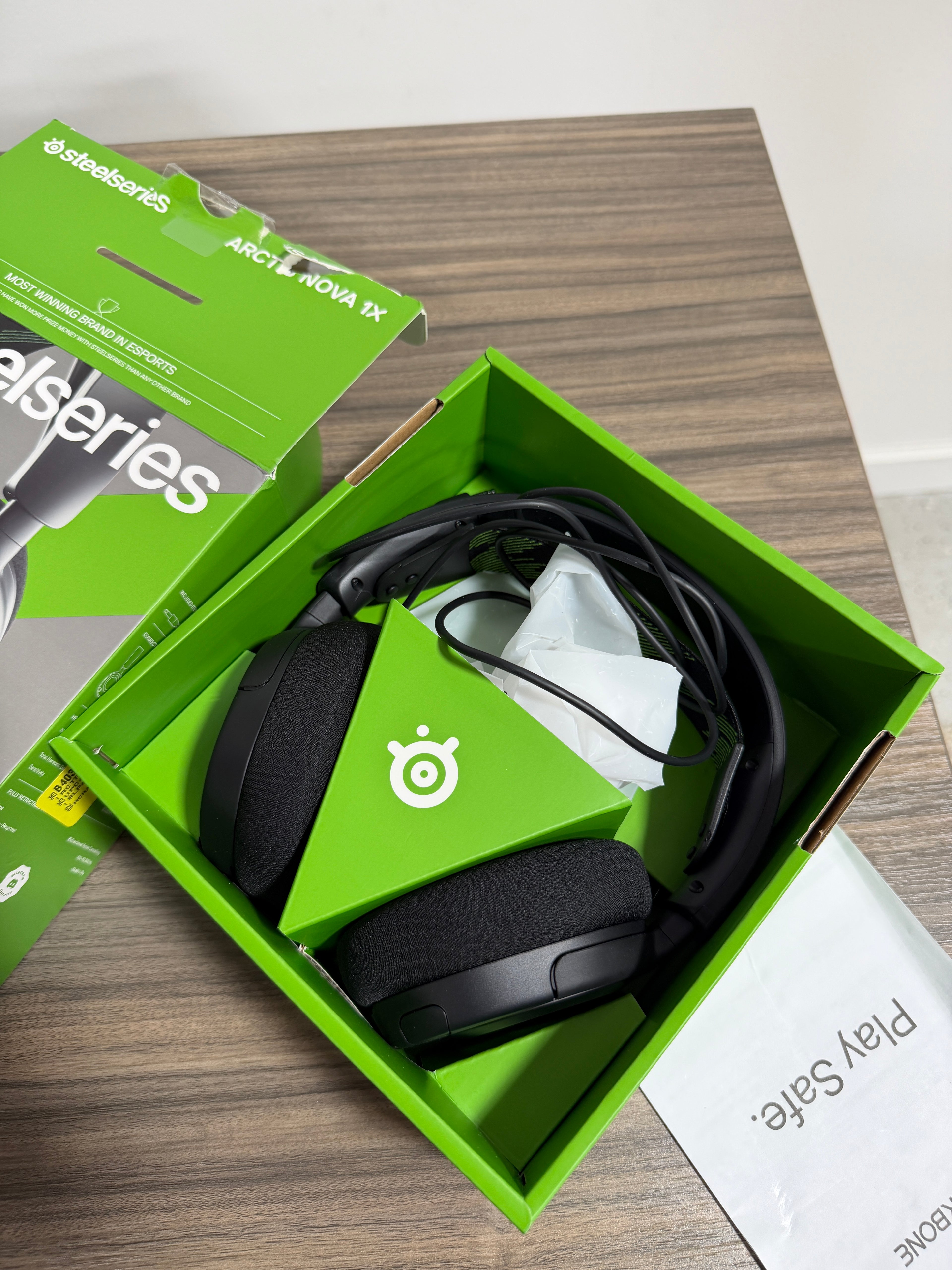 SteelSeries Arctis Nova 1 Ultra Slim Lightweight Gaming Headset Black 3.5mm Jack