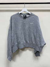 Load image into Gallery viewer, Womens Nike Crewneck Sz M
