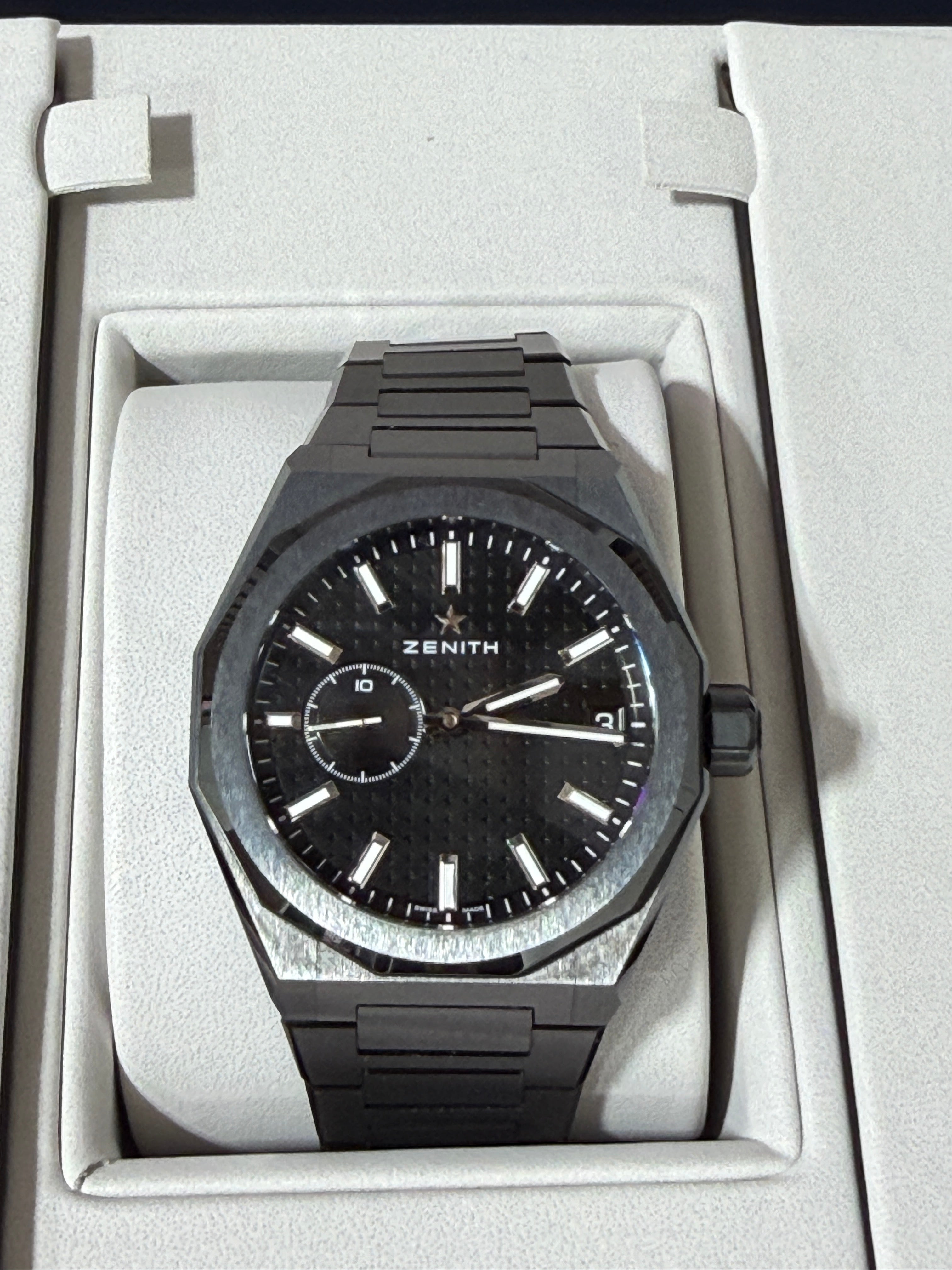 Zenith Defy Skyline 41mm 49.9300.3620/21.I001 Black Ceramic 1/10th second (49.9300.3620/21.I001)
