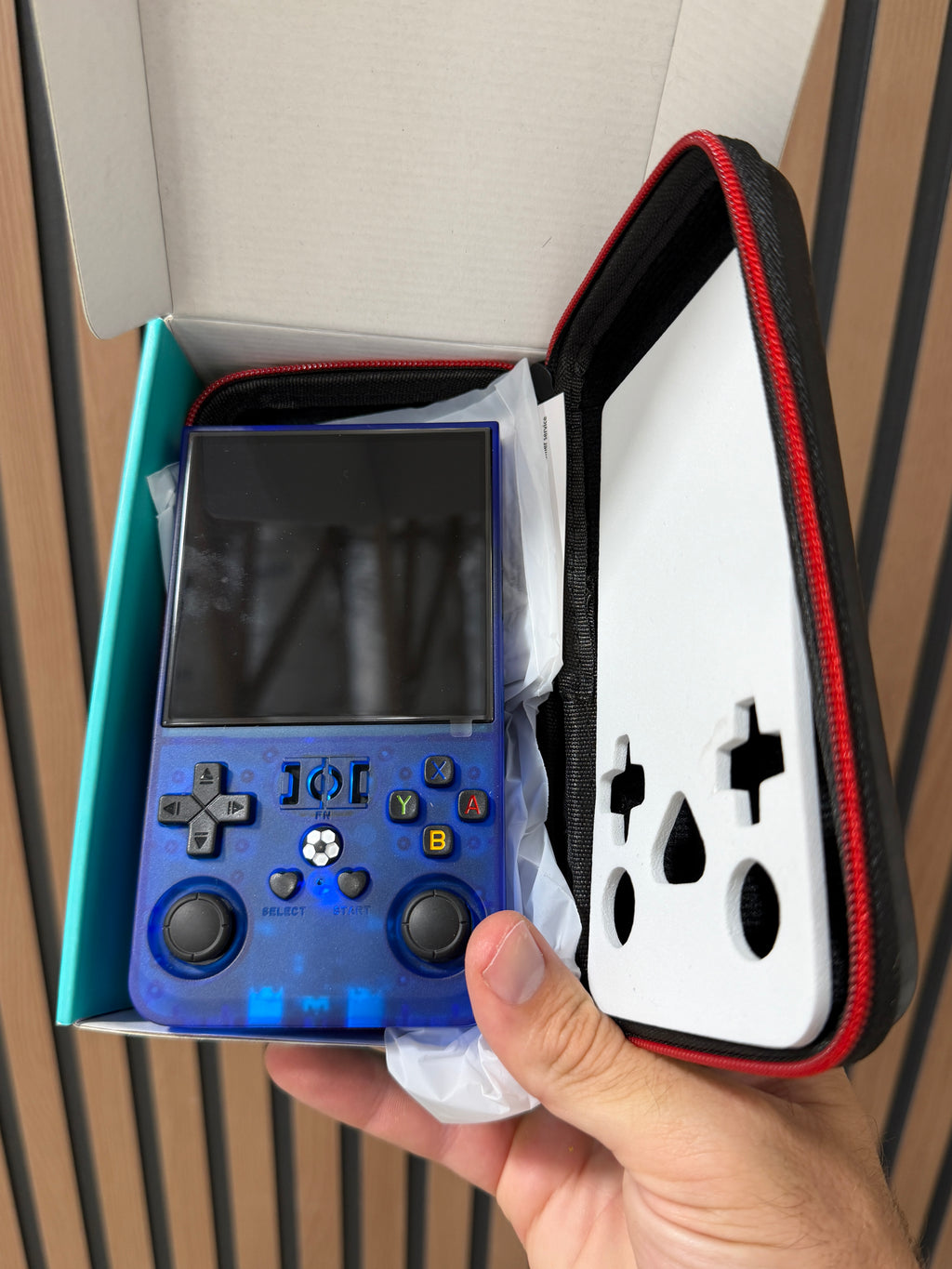 R36 Max Handheld RETRO Game Console Blue 128GB Open Source Dual Joystick R36s