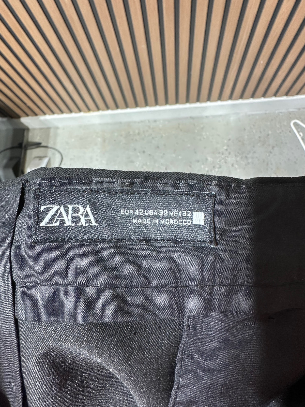 Zara black wide leg trousers with side zippers men's sz USA 32
