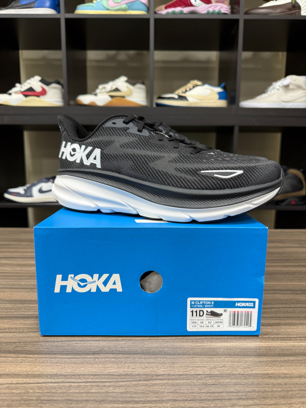 Hoka Clifton 9 Black Sz 11D