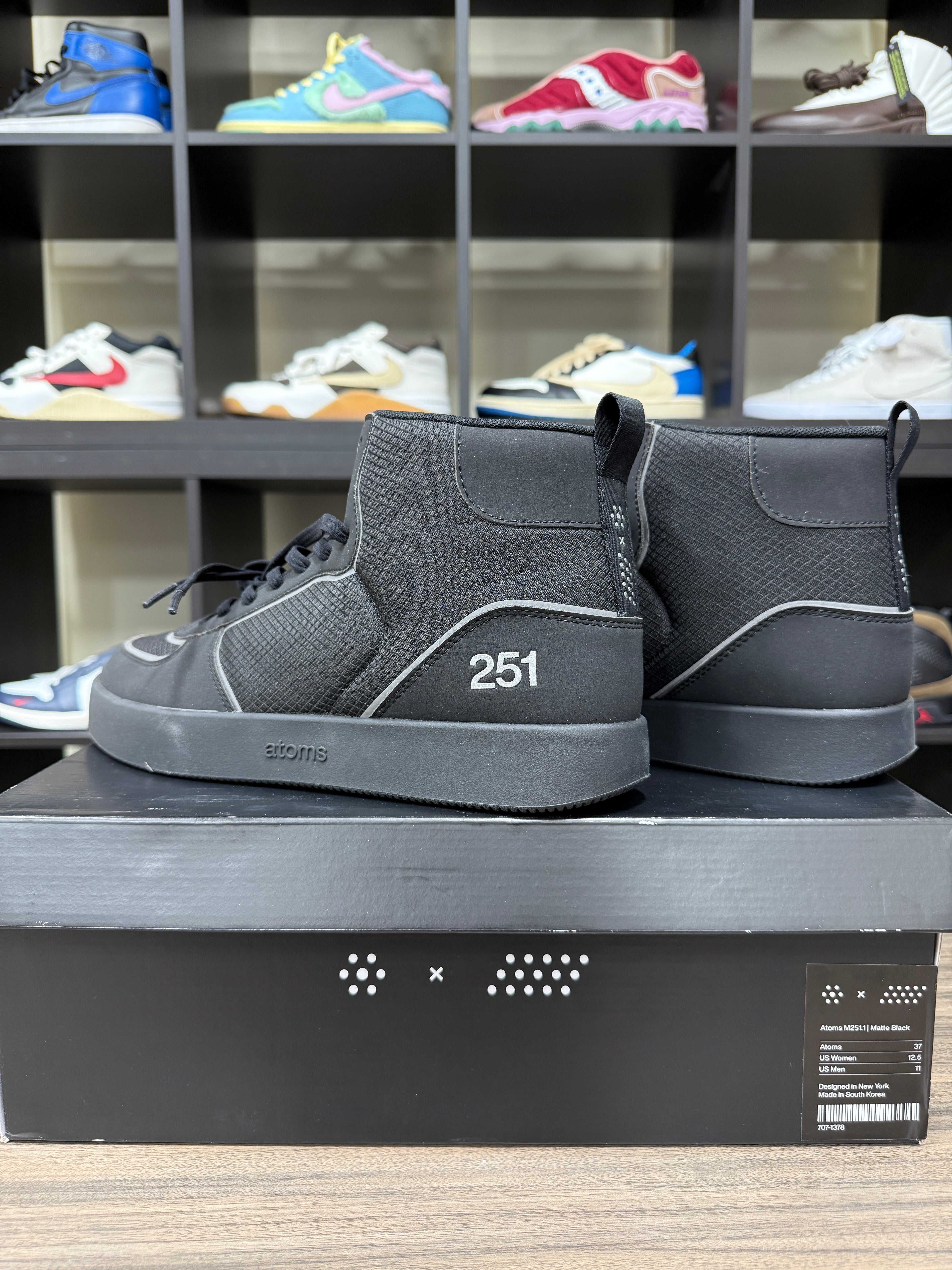Atoms M251.1 Black Sz 11