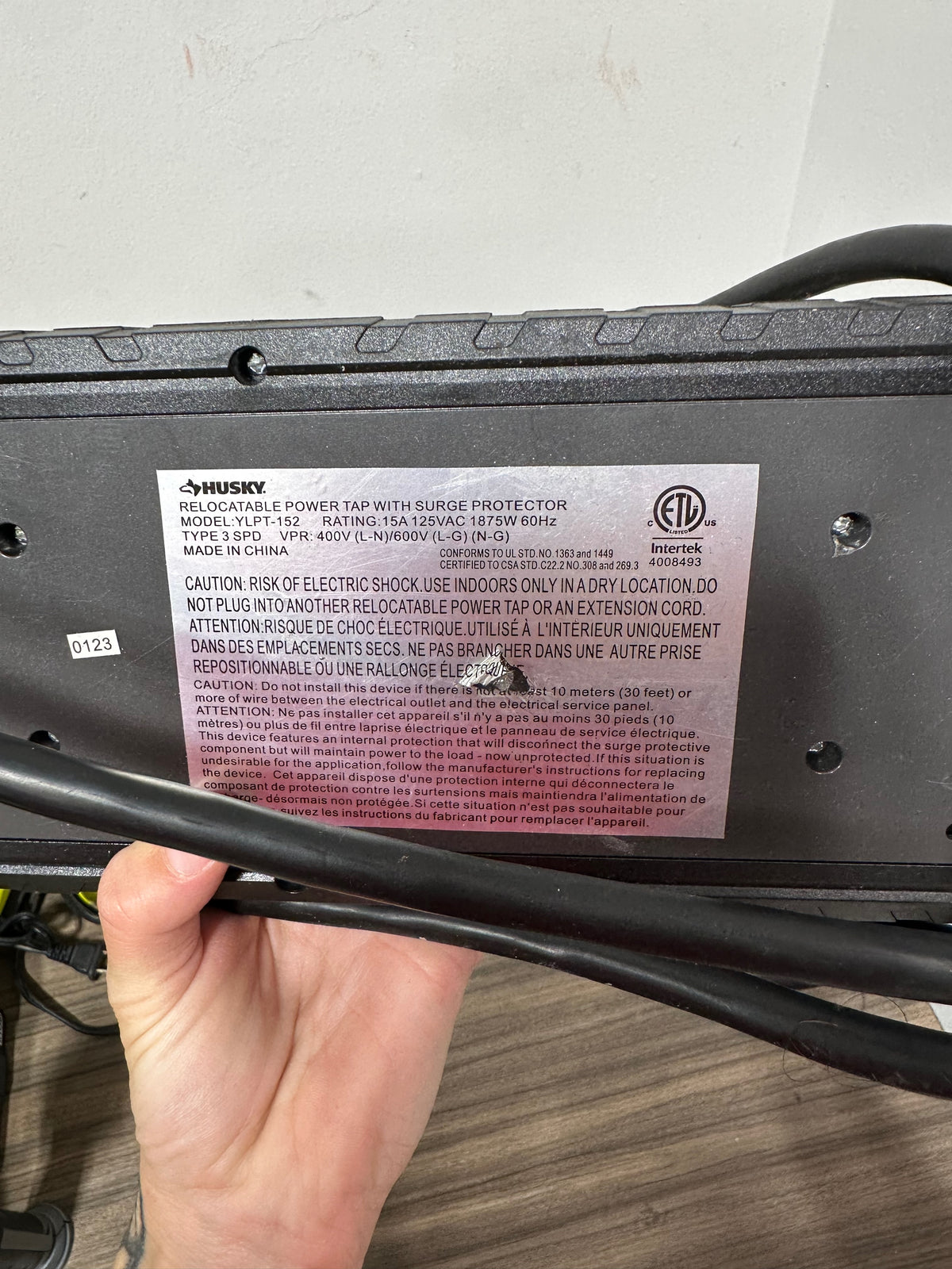Husky 10 ft. 14/3 Heavy Duty 10-Outlet 4200 Joule Surge Protector