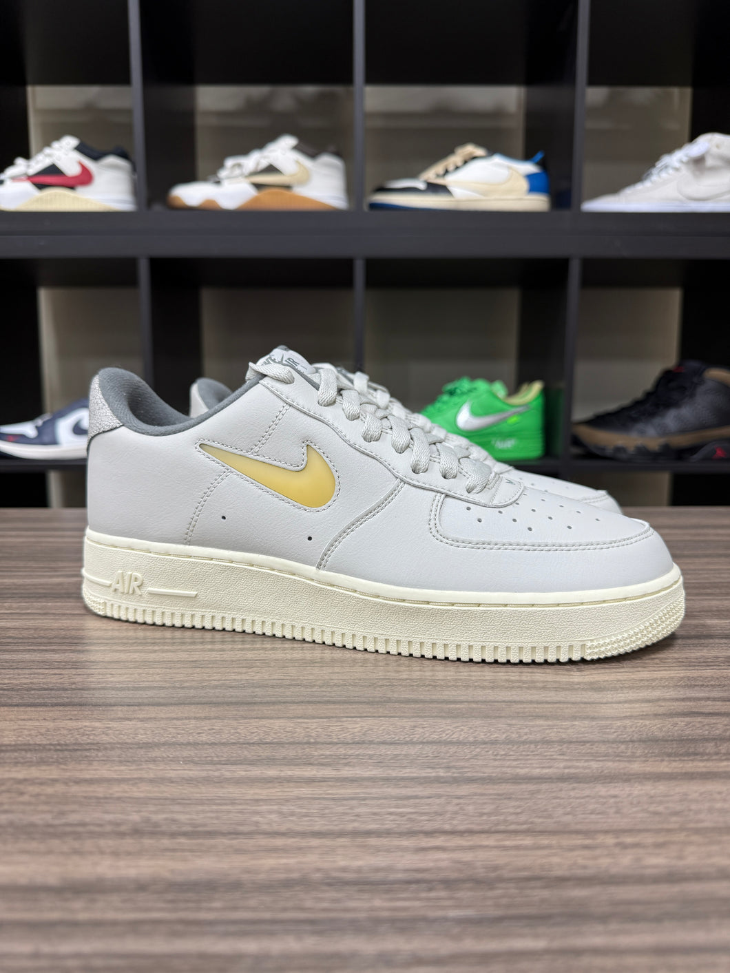 Nike Air Force 1 Low '07 Jewel Pale Vanilla Sz 10