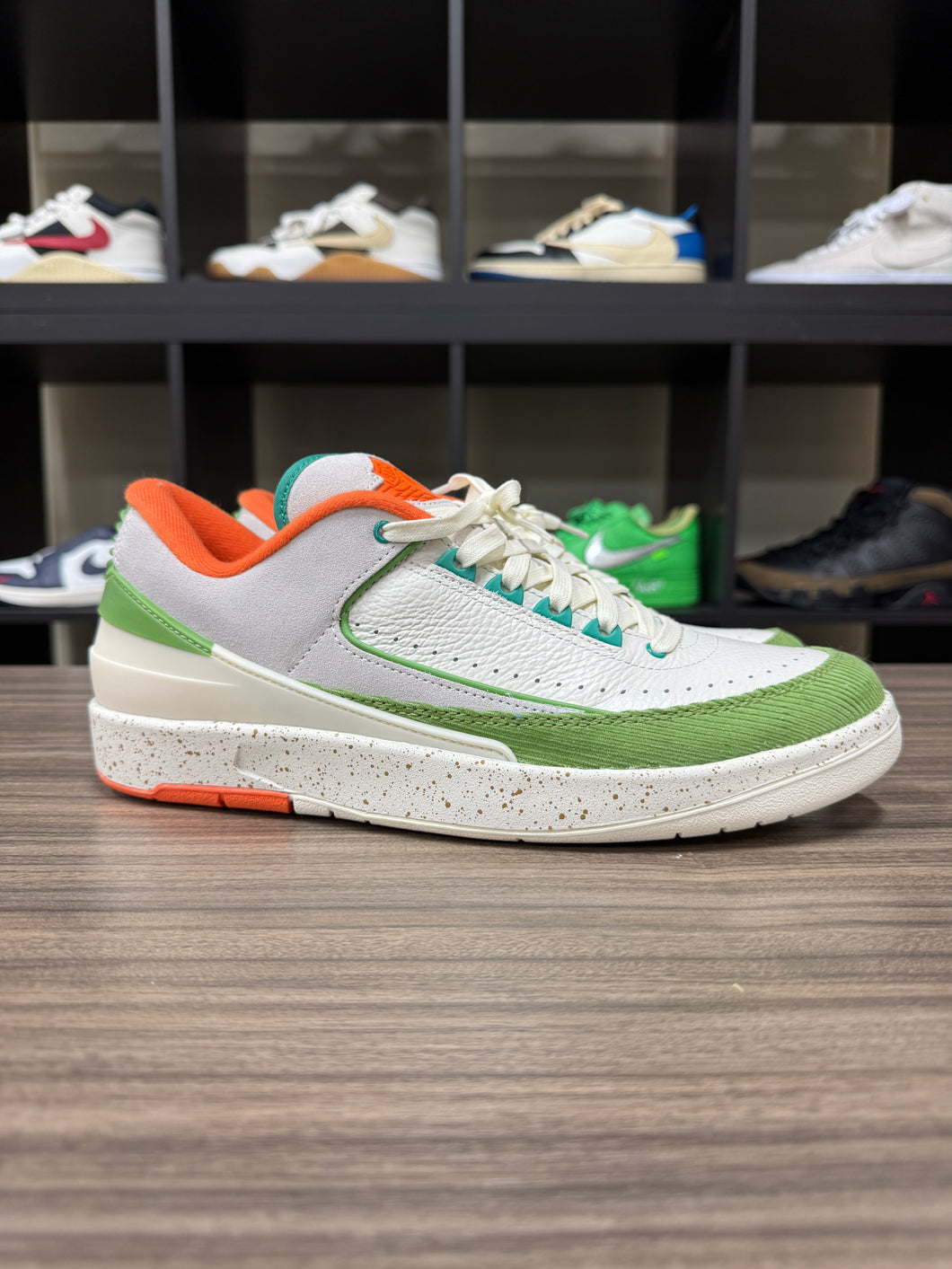 Jordan 2 Retro Low TITAN Sz 10.5/W12