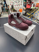 Load image into Gallery viewer, Jordan 5 Retro Burgundy (2023) sz 11
