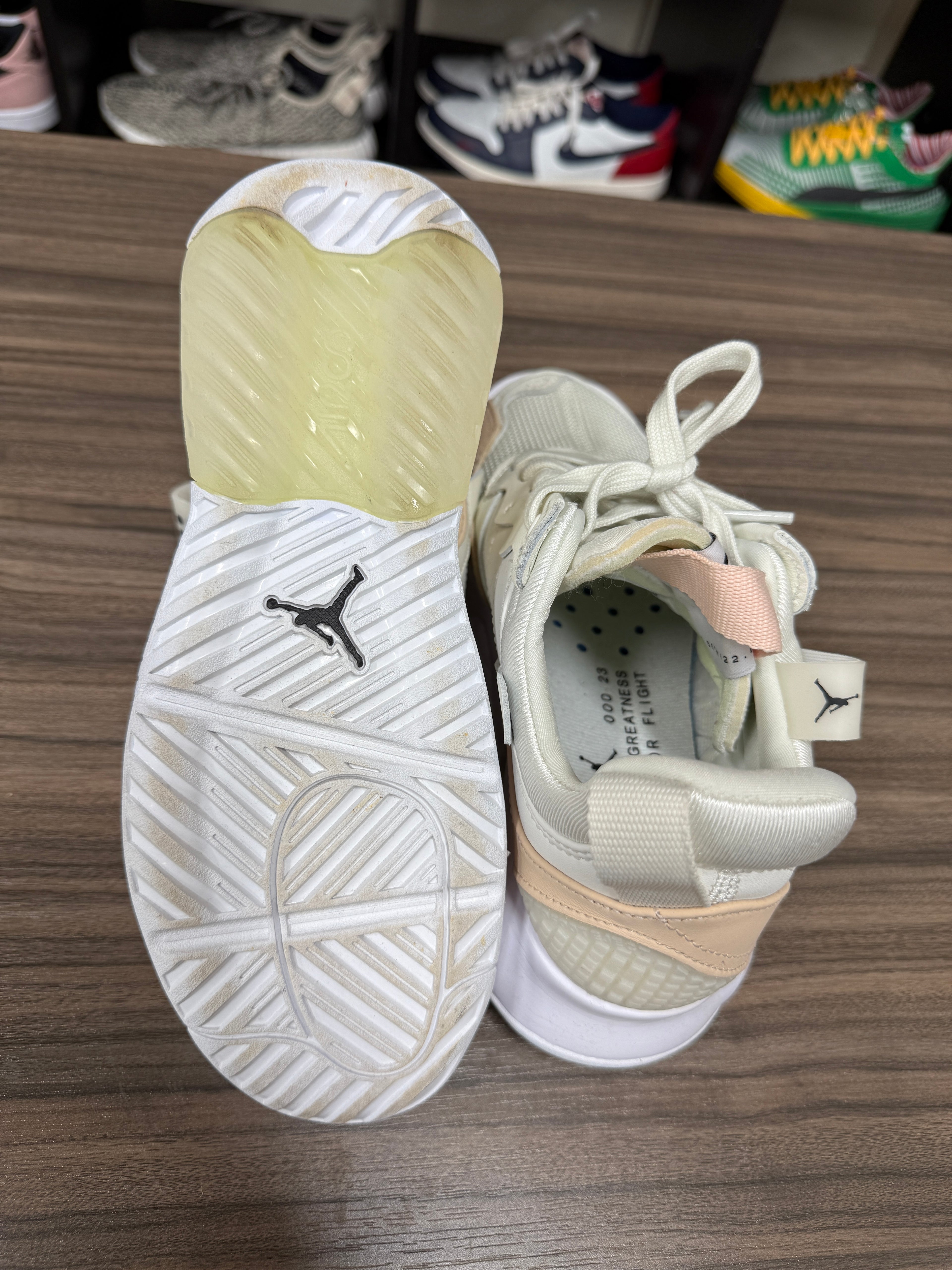 Jordan MA2 Sail Lime Ice Wmns Sz 6