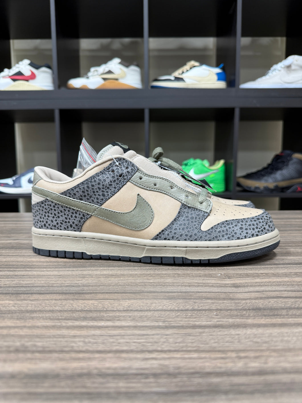 2004 Nike Dunk Low Safari Sz 10M/11.5W