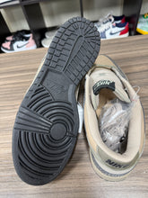 Load image into Gallery viewer, 2004 Nike Dunk Low Safari Sz 10M/11.5W
