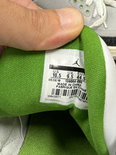 Load image into Gallery viewer, Air Jordan 3 Chlorophyl Sz 10.5 NO BOX
